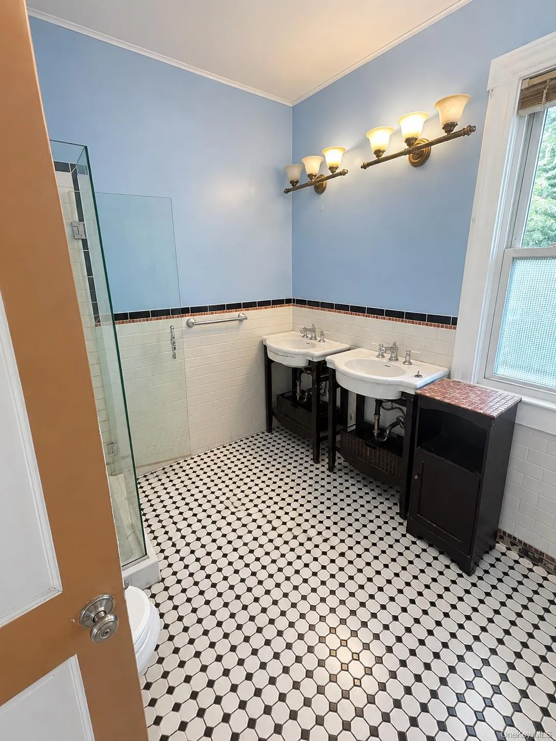 Full Bathroom Full Bathroom