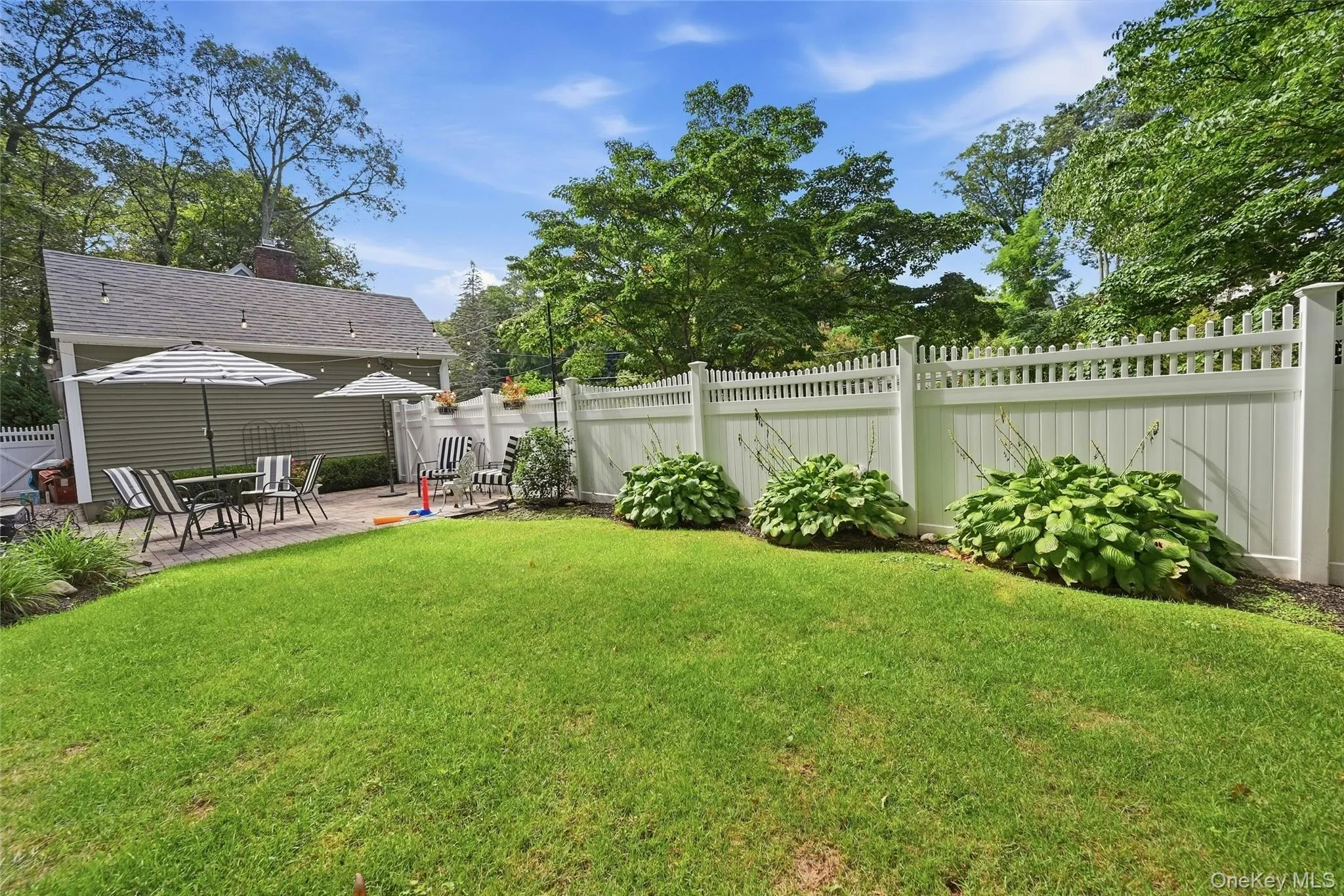 29 Harrison Drive, Huntington, NY, 4 Bedrooms Bedrooms, 7 Rooms Rooms,2 BathroomsBathrooms,Residential,For Rent,Harrison,0,1053578 29 Harrison Drive, Huntington, NY, 4 Bedrooms Bedrooms, 7 Rooms Rooms,2 BathroomsBathrooms,Residential,For Rent,Harrison,0,1053578