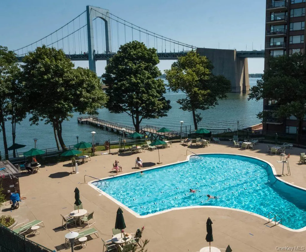 166-25 Powells Cove Boulevard, New York, NY, 3 Bedrooms Bedrooms, 6 Rooms Rooms,2 BathroomsBathrooms,Residential,For Rent,Powells Cove,0,1053583 166-25 Powells Cove Boulevard, New York, NY, 3 Bedrooms Bedrooms, 6 Rooms Rooms,2 BathroomsBathrooms,Residential,For Rent,Powells Cove,0,1053583