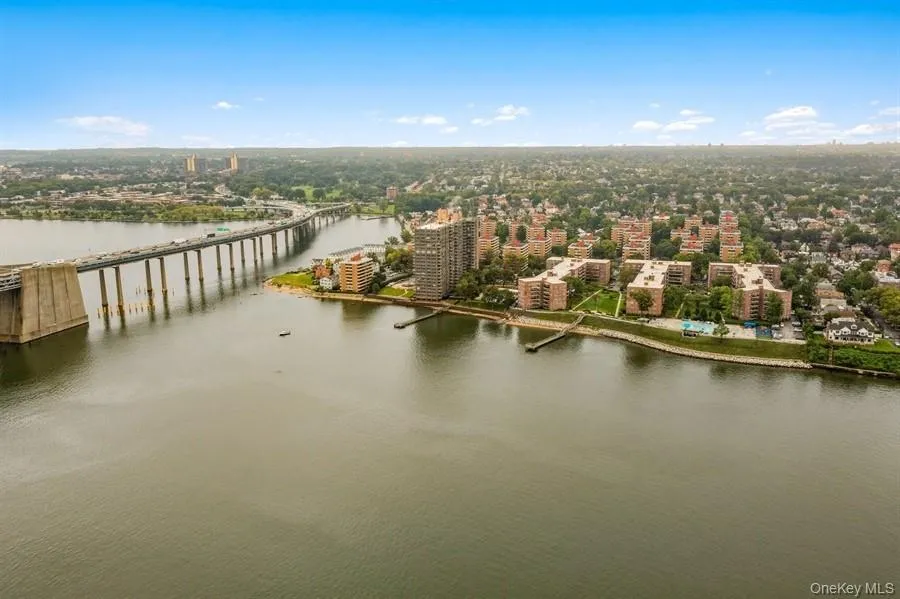 166-25 Powells Cove Boulevard, New York, NY, 3 Bedrooms Bedrooms, 6 Rooms Rooms,2 BathroomsBathrooms,Residential,For Rent,Powells Cove,0,1053583 166-25 Powells Cove Boulevard, New York, NY, 3 Bedrooms Bedrooms, 6 Rooms Rooms,2 BathroomsBathrooms,Residential,For Rent,Powells Cove,0,1053583