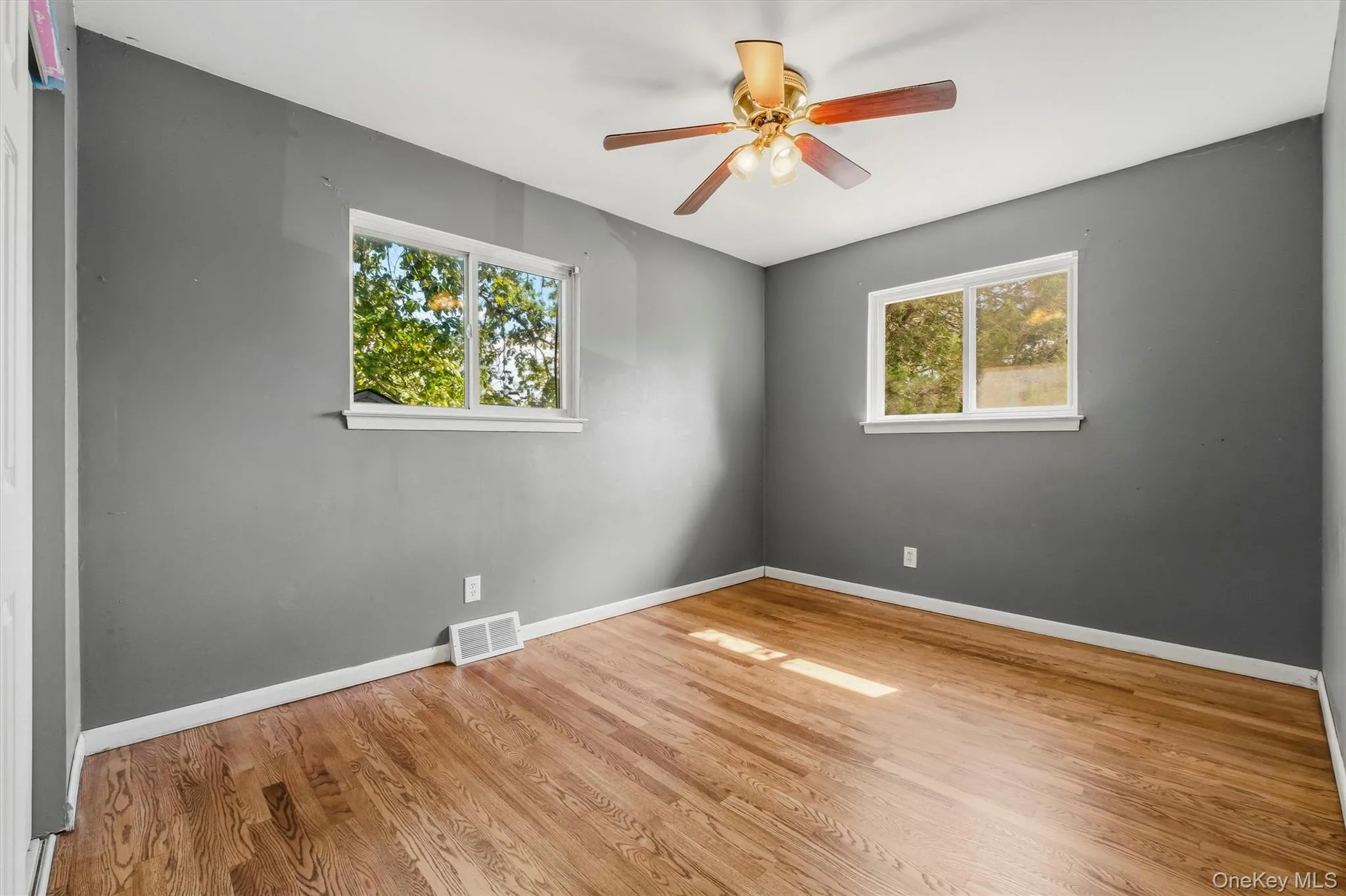 Large second bedroom Large second bedroom