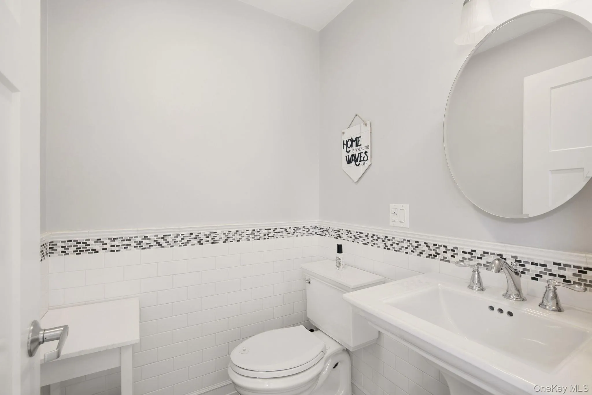 1/2 bath 1/2 bath
