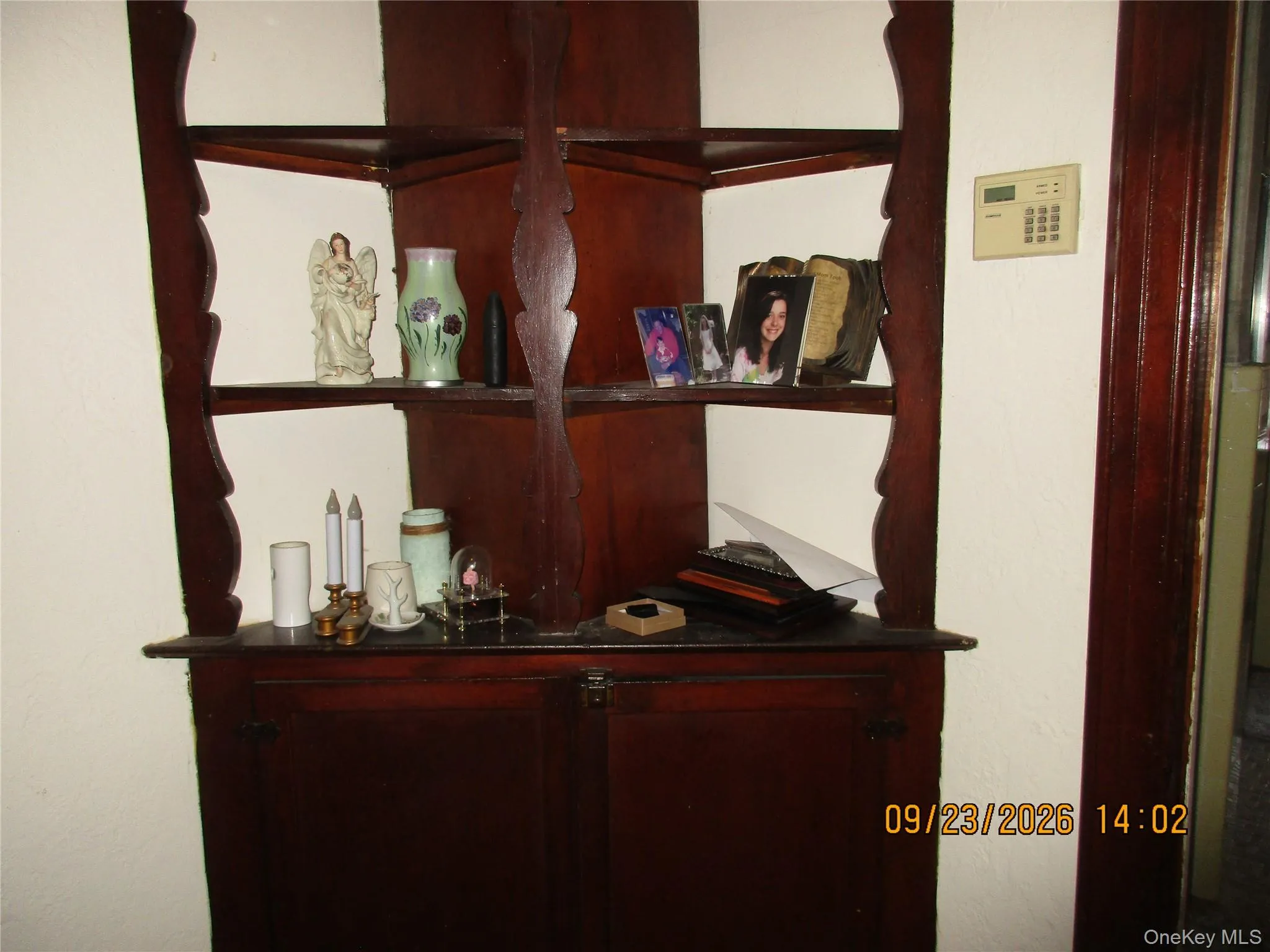 82-51 penelope Avenue, New York, NY, 3 Bedrooms Bedrooms, 6 Rooms Rooms,1 BathroomBathrooms,Residential,For Rent,penelope,0,1053588 82-51 penelope Avenue, New York, NY, 3 Bedrooms Bedrooms, 6 Rooms Rooms,1 BathroomBathrooms,Residential,For Rent,penelope,0,1053588