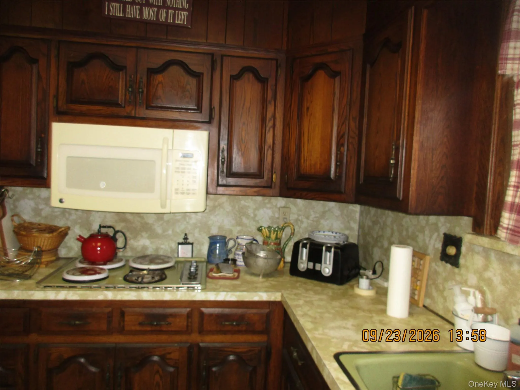 82-51 penelope Avenue, New York, NY, 3 Bedrooms Bedrooms, 6 Rooms Rooms,1 BathroomBathrooms,Residential,For Rent,penelope,0,1053588 82-51 penelope Avenue, New York, NY, 3 Bedrooms Bedrooms, 6 Rooms Rooms,1 BathroomBathrooms,Residential,For Rent,penelope,0,1053588