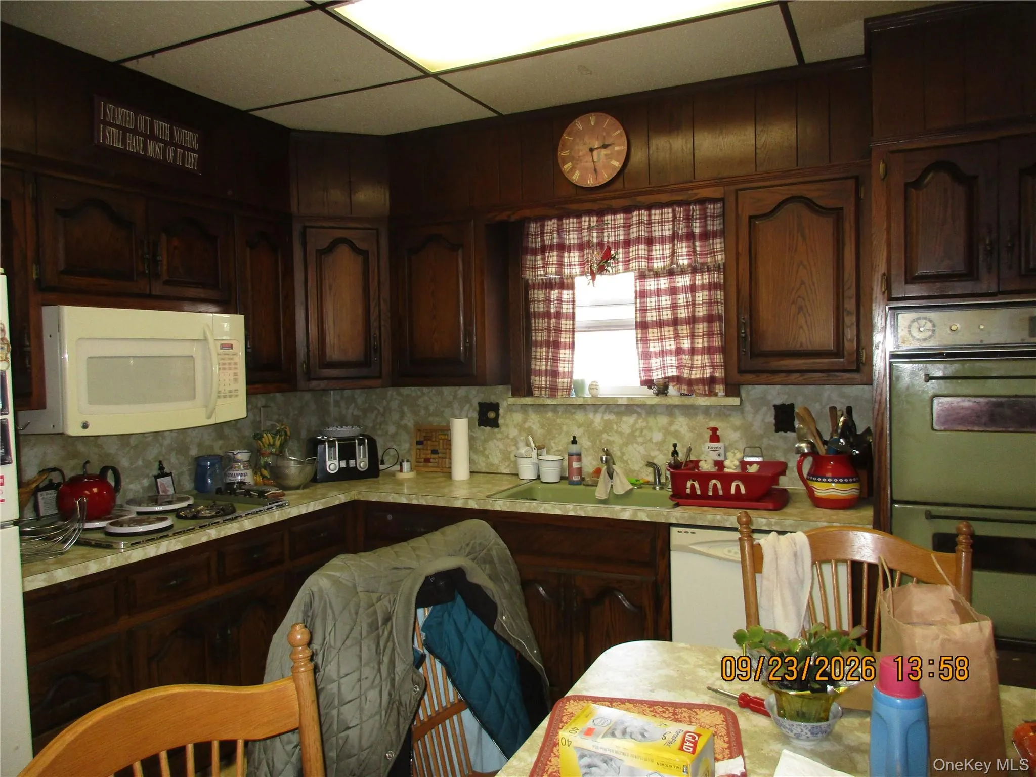 82-51 penelope Avenue, New York, NY, 3 Bedrooms Bedrooms, 6 Rooms Rooms,1 BathroomBathrooms,Residential,For Rent,penelope,0,1053588 82-51 penelope Avenue, New York, NY, 3 Bedrooms Bedrooms, 6 Rooms Rooms,1 BathroomBathrooms,Residential,For Rent,penelope,0,1053588