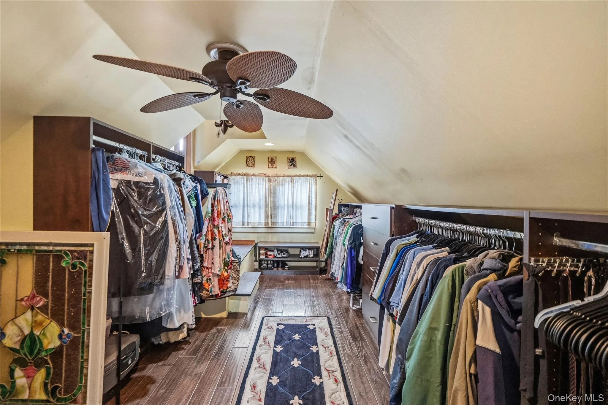 Walk in closet Walk in closet