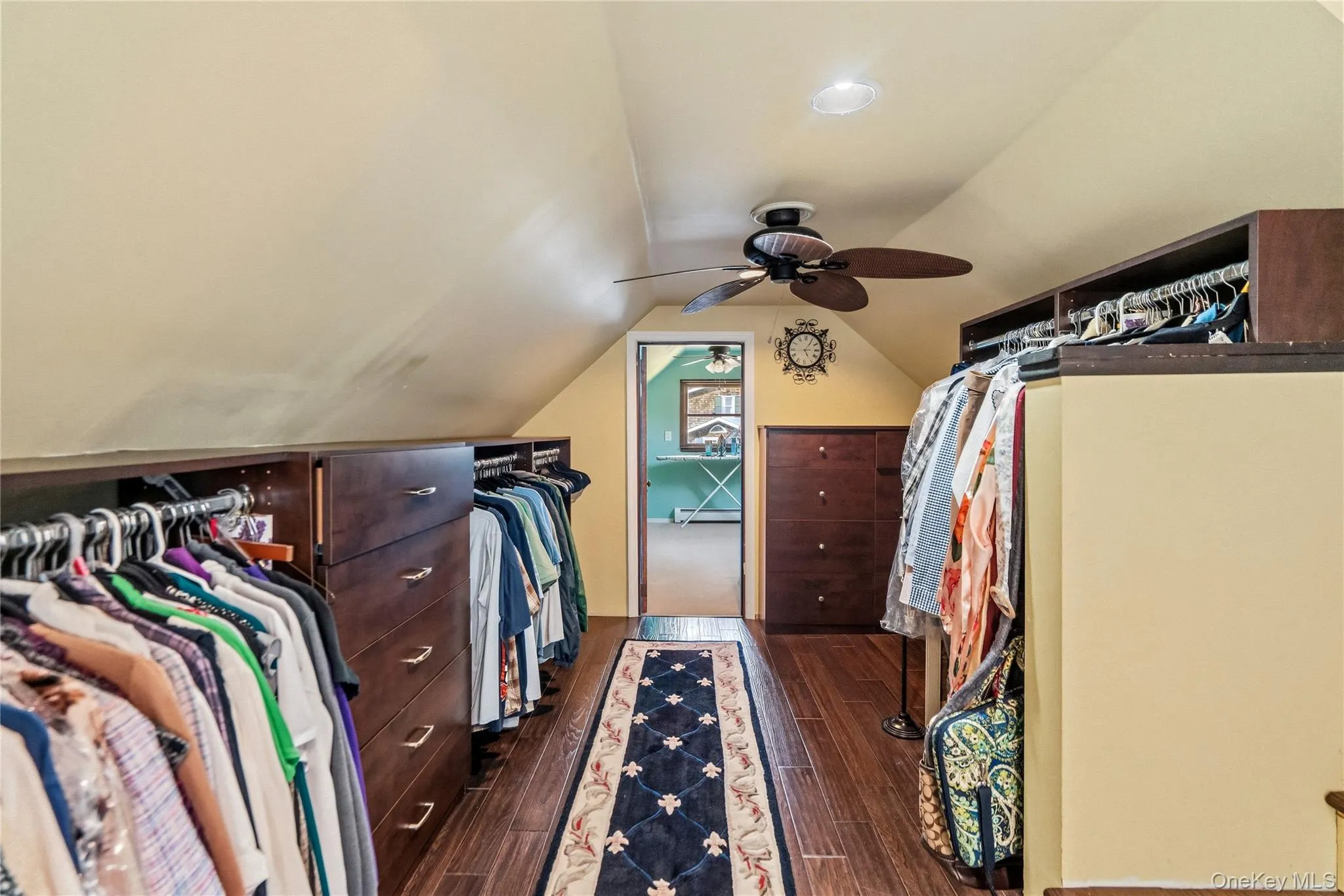 Walk in closet Walk in closet