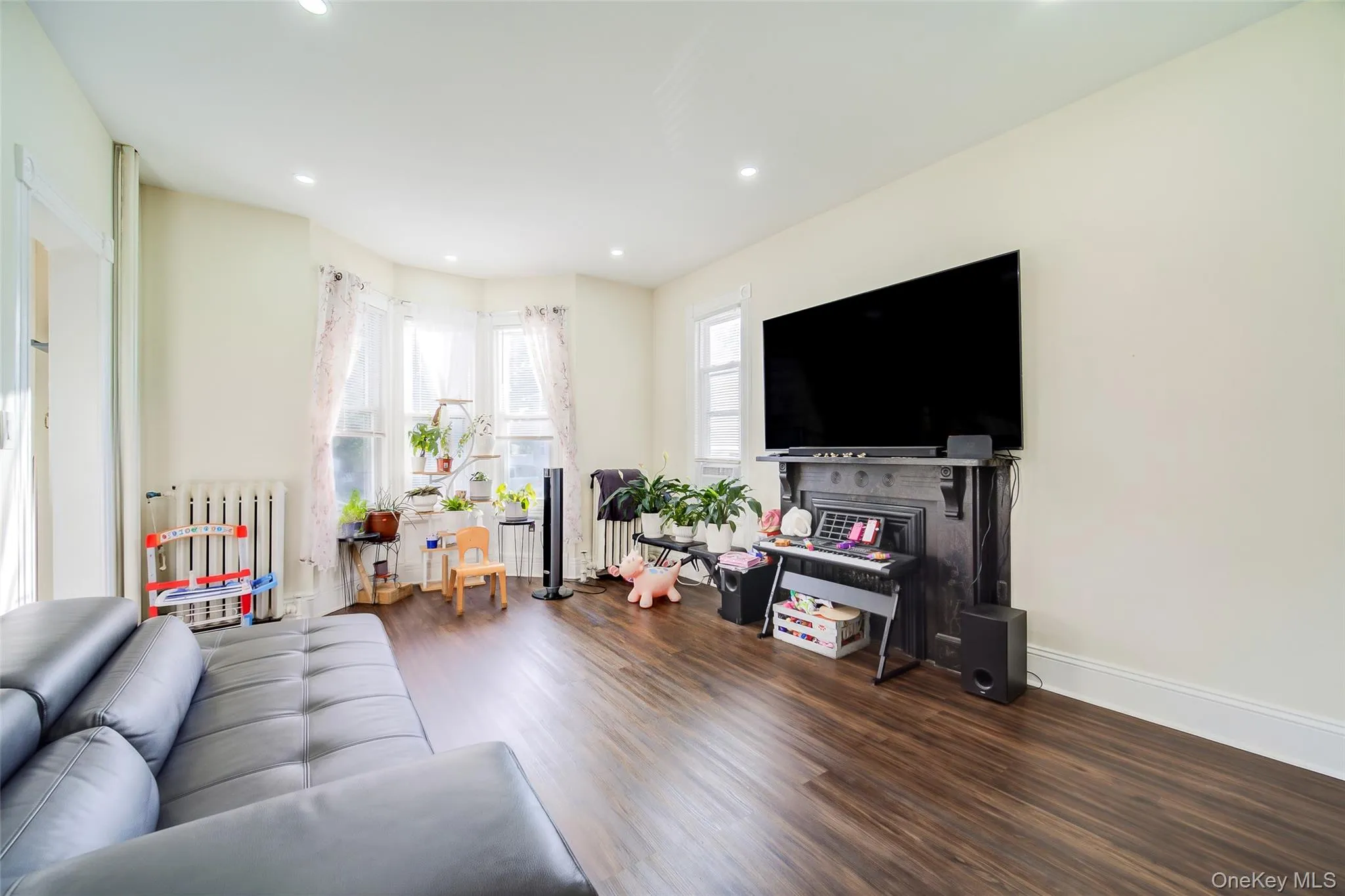 18 Harrison Street, Poughkeepsie, NY, 3 Bedrooms Bedrooms, 6 Rooms Rooms,1 BathroomBathrooms,Residential,For Rent,Harrison,0,1053592 18 Harrison Street, Poughkeepsie, NY, 3 Bedrooms Bedrooms, 6 Rooms Rooms,1 BathroomBathrooms,Residential,For Rent,Harrison,0,1053592