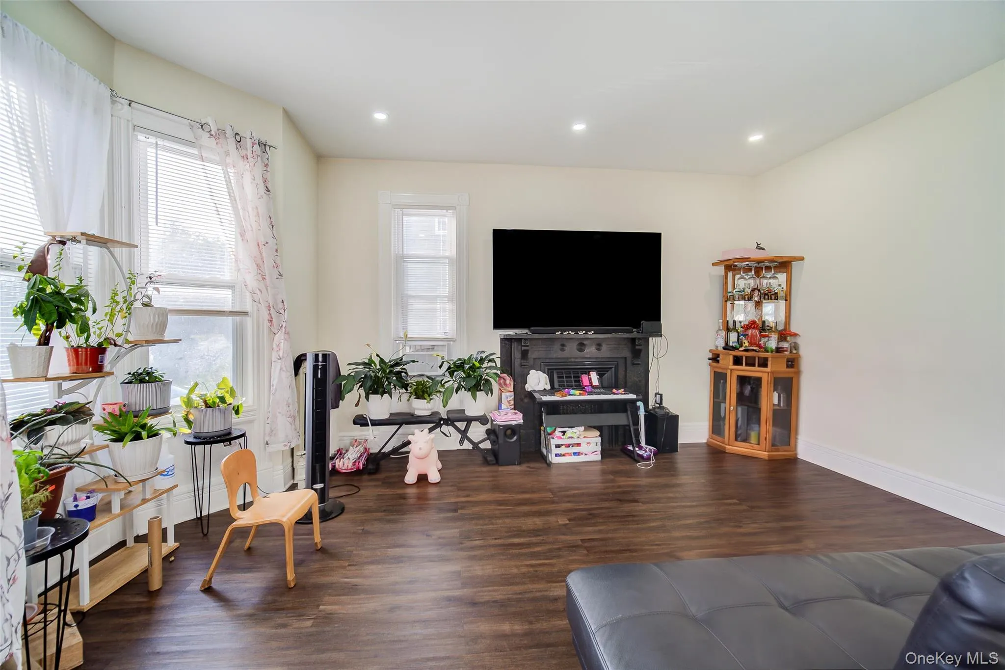 18 Harrison Street, Poughkeepsie, NY, 3 Bedrooms Bedrooms, 6 Rooms Rooms,1 BathroomBathrooms,Residential,For Rent,Harrison,0,1053592 18 Harrison Street, Poughkeepsie, NY, 3 Bedrooms Bedrooms, 6 Rooms Rooms,1 BathroomBathrooms,Residential,For Rent,Harrison,0,1053592