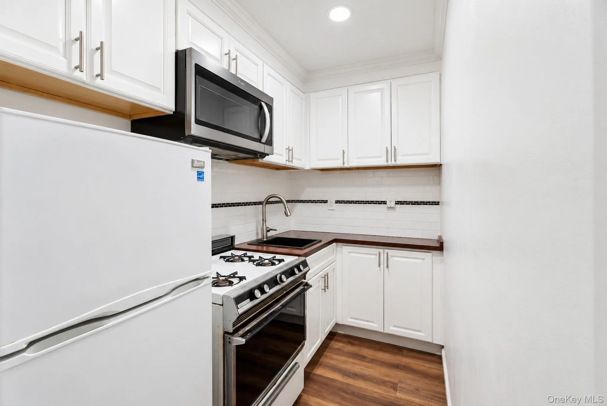 61 Oliver Street, New York, NY, 1 Bedroom Bedrooms, 3 Rooms Rooms,1 BathroomBathrooms,Residential,For Rent,Oliver,0,1053593 61 Oliver Street, New York, NY, 1 Bedroom Bedrooms, 3 Rooms Rooms,1 BathroomBathrooms,Residential,For Rent,Oliver,0,1053593