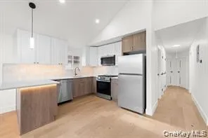 24005 147th Avenue, New York, NY, 3 Bedroom Bedrooms, 5 Room Rooms,2 BathroomBathrooms,Residential Lease,For Rent,147th Avenue,0,1053599 24005 147th Avenue, New York, NY, 3 Bedroom Bedrooms, 5 Room Rooms,2 BathroomBathrooms,Residential Lease,For Rent,147th Avenue,0,1053599