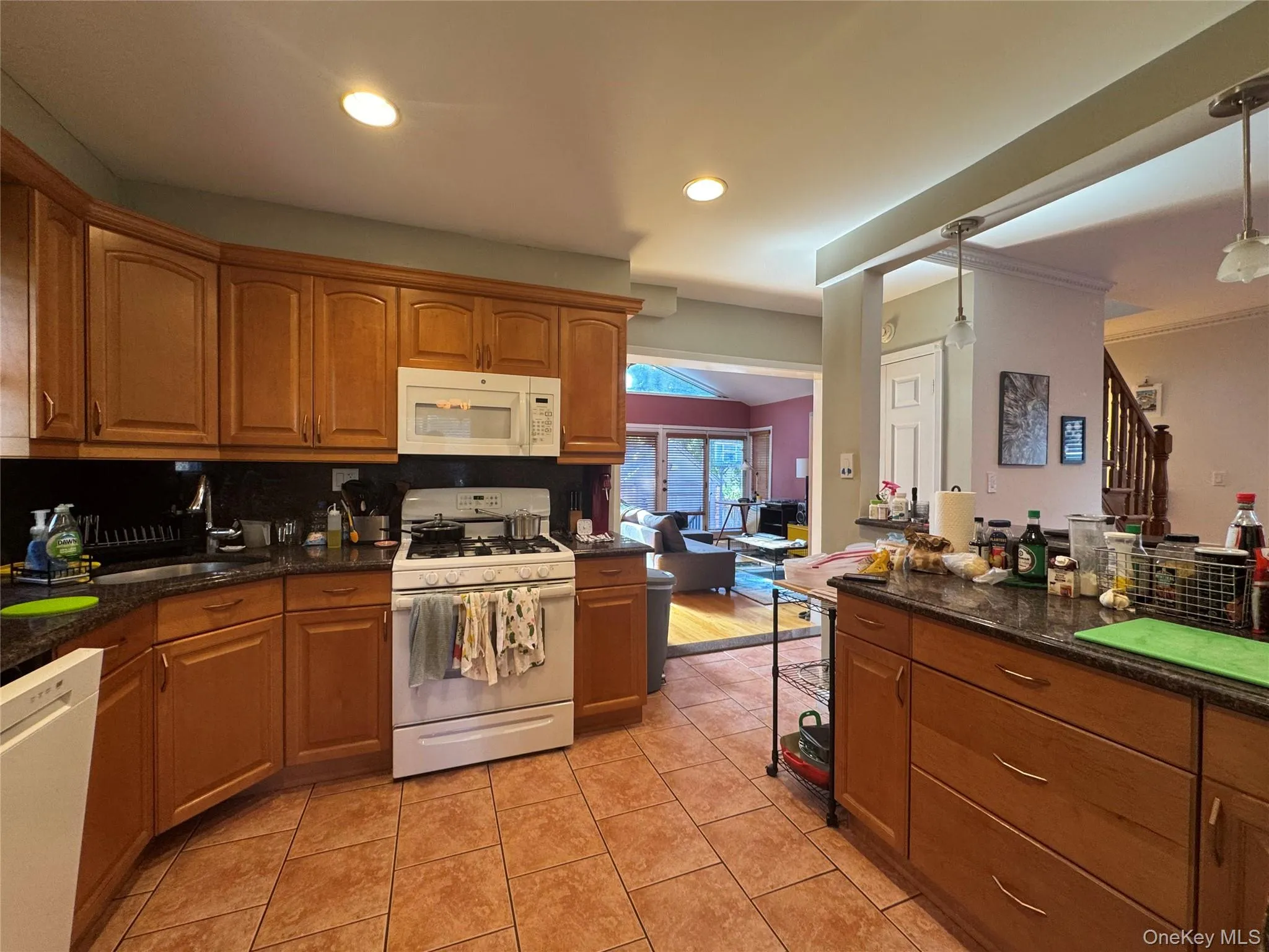 4740 Glenwood Street, New York, NY, 3 Bedroom Bedrooms, 8 Room Rooms,2 BathroomBathrooms,Residential Lease,For Rent,Glenwood,0,1053600 4740 Glenwood Street, New York, NY, 3 Bedroom Bedrooms, 8 Room Rooms,2 BathroomBathrooms,Residential Lease,For Rent,Glenwood,0,1053600