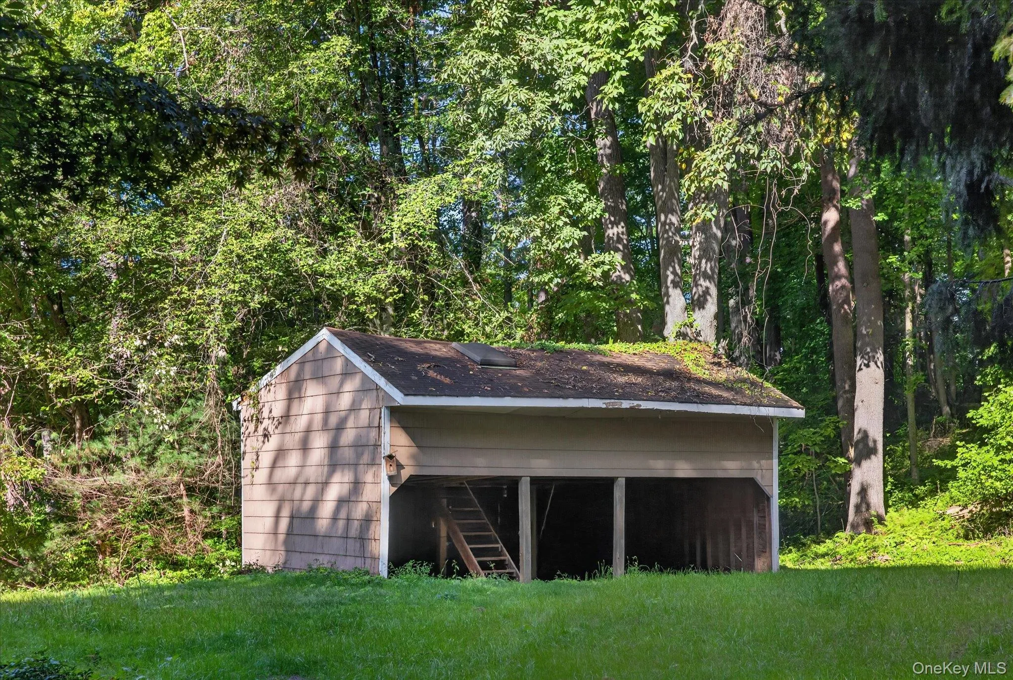 Ride-in Barn with Second Floor Storage Ride-in Barn with Second Floor Storage