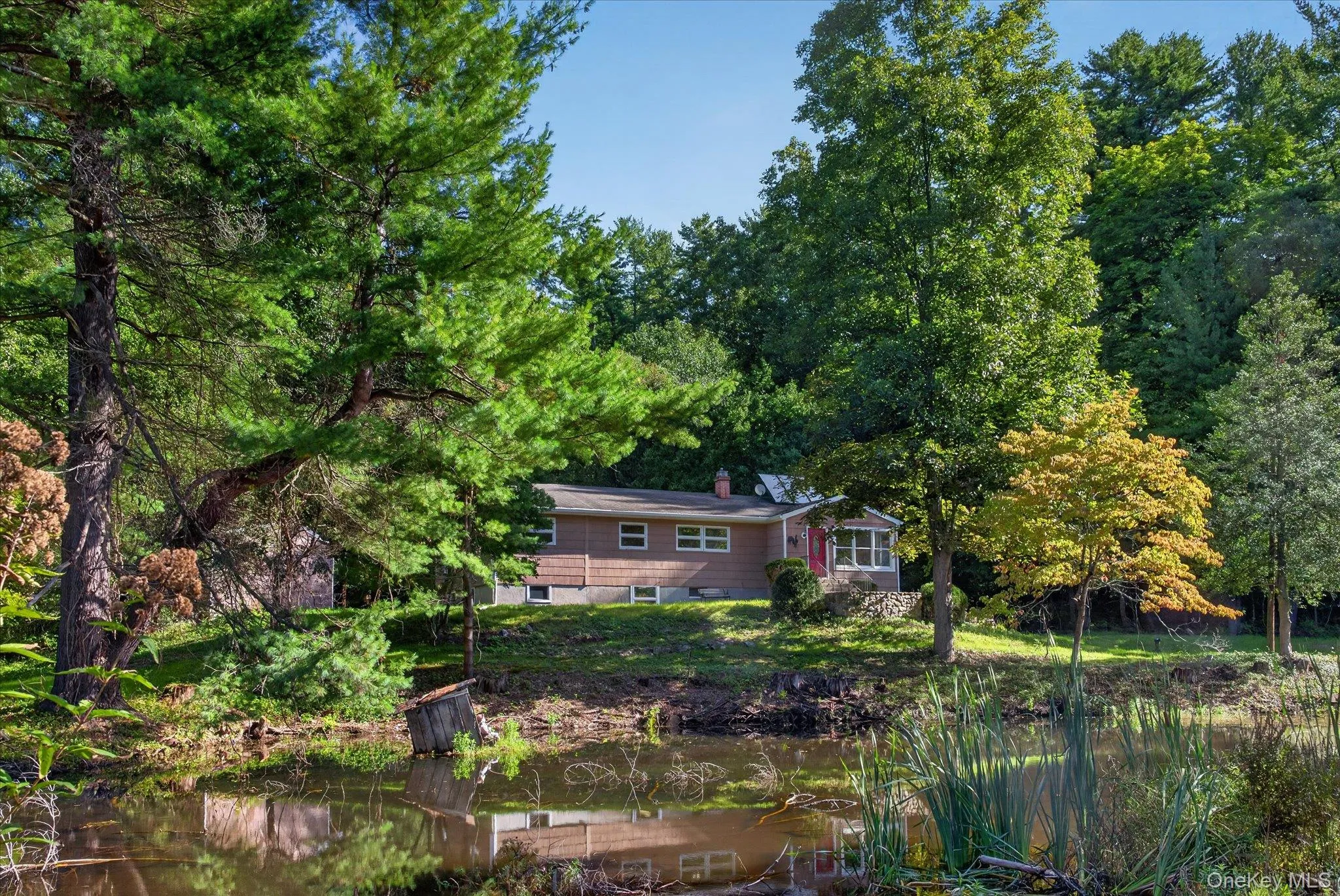 Main Home overlooking Pond Main Home overlooking Pond