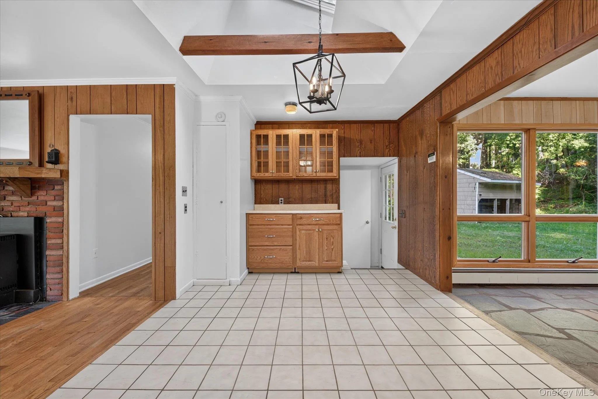 A perfect spot for your Kitchen Table! A perfect spot for your Kitchen Table!