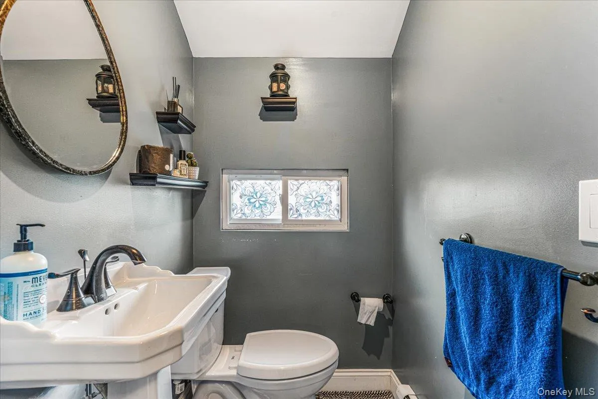 4302 170th Street, New York, NY, 3 Bedrooms Bedrooms, 8 Rooms Rooms,2 BathroomsBathrooms,Residential,For Rent,170th,0,1053602 4302 170th Street, New York, NY, 3 Bedrooms Bedrooms, 8 Rooms Rooms,2 BathroomsBathrooms,Residential,For Rent,170th,0,1053602