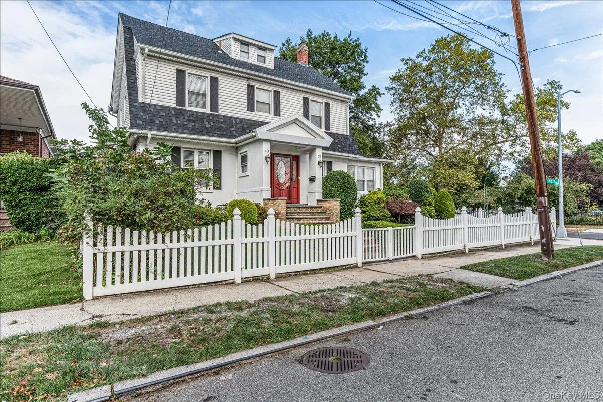 4302 170th Street, New York, NY, 3 Bedrooms Bedrooms, 8 Rooms Rooms,2 BathroomsBathrooms,Residential,For Rent,170th,0,1053602 4302 170th Street, New York, NY, 3 Bedrooms Bedrooms, 8 Rooms Rooms,2 BathroomsBathrooms,Residential,For Rent,170th,0,1053602