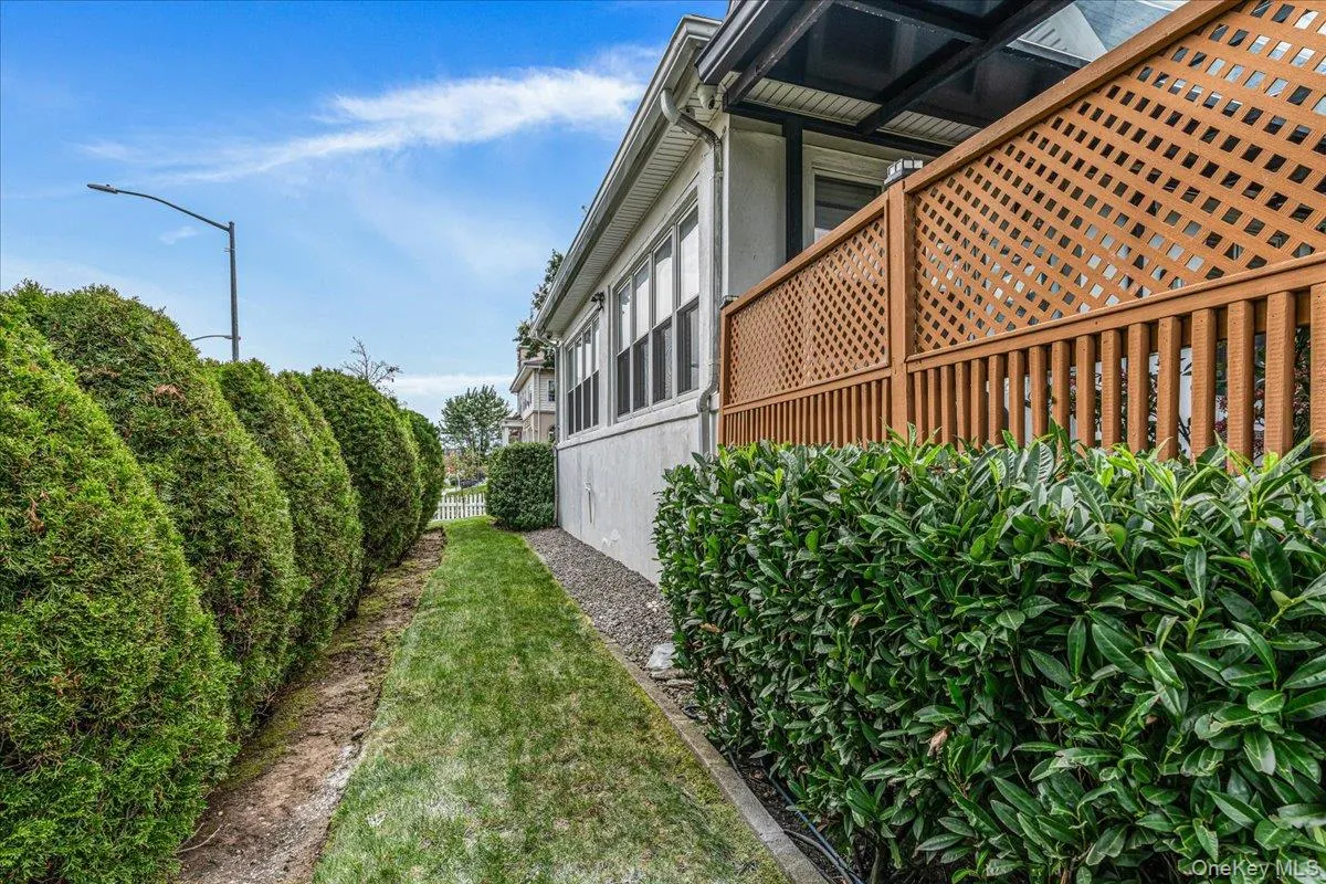 4302 170th Street, New York, NY, 3 Bedrooms Bedrooms, 8 Rooms Rooms,2 BathroomsBathrooms,Residential,For Rent,170th,0,1053602 4302 170th Street, New York, NY, 3 Bedrooms Bedrooms, 8 Rooms Rooms,2 BathroomsBathrooms,Residential,For Rent,170th,0,1053602
