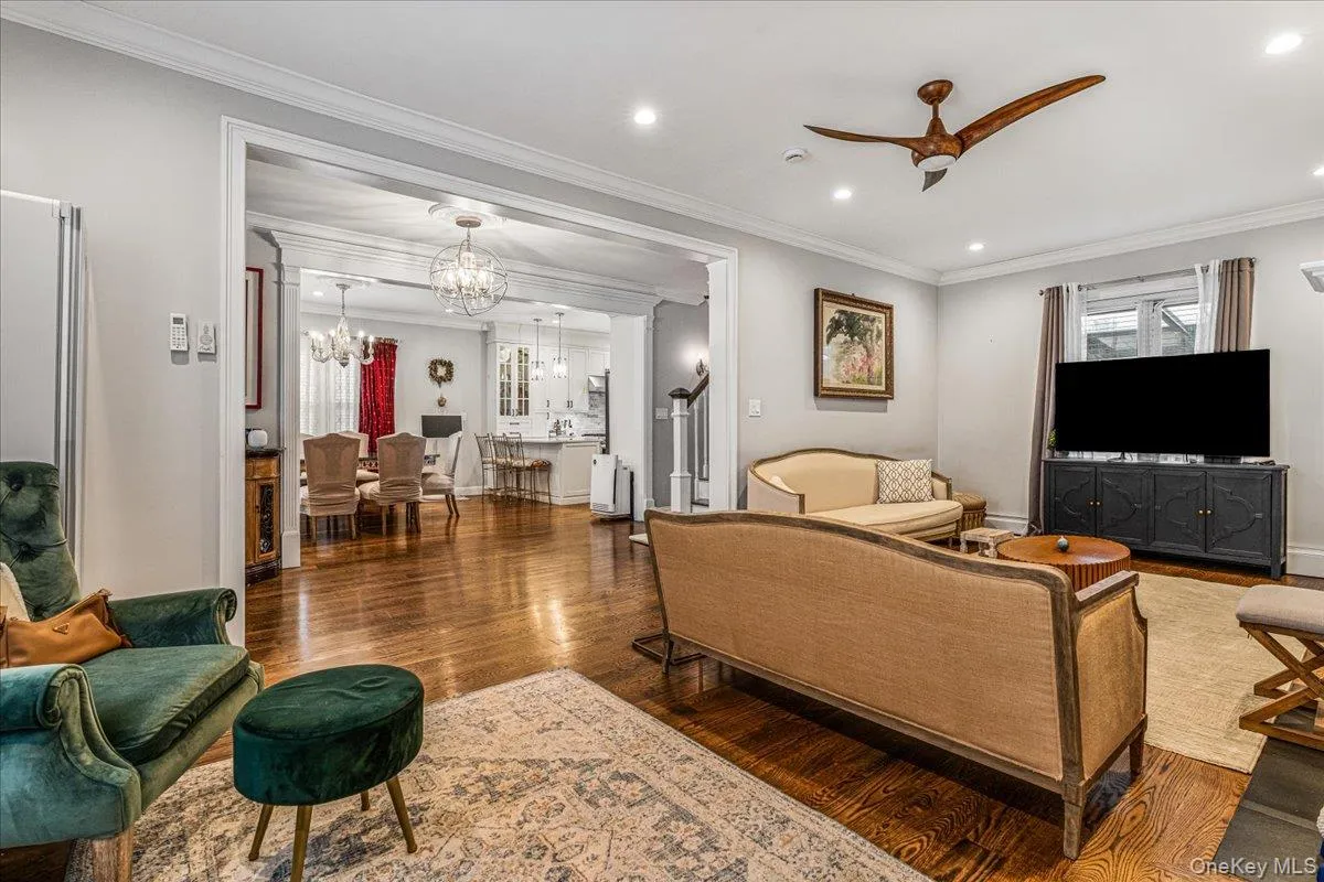 4302 170th Street, New York, NY, 3 Bedrooms Bedrooms, 8 Rooms Rooms,2 BathroomsBathrooms,Residential,For Rent,170th,0,1053602 4302 170th Street, New York, NY, 3 Bedrooms Bedrooms, 8 Rooms Rooms,2 BathroomsBathrooms,Residential,For Rent,170th,0,1053602