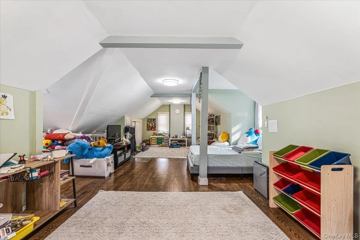 4302 170th Street, New York, NY, 3 Bedrooms Bedrooms, 8 Rooms Rooms,2 BathroomsBathrooms,Residential,For Rent,170th,0,1053602 4302 170th Street, New York, NY, 3 Bedrooms Bedrooms, 8 Rooms Rooms,2 BathroomsBathrooms,Residential,For Rent,170th,0,1053602