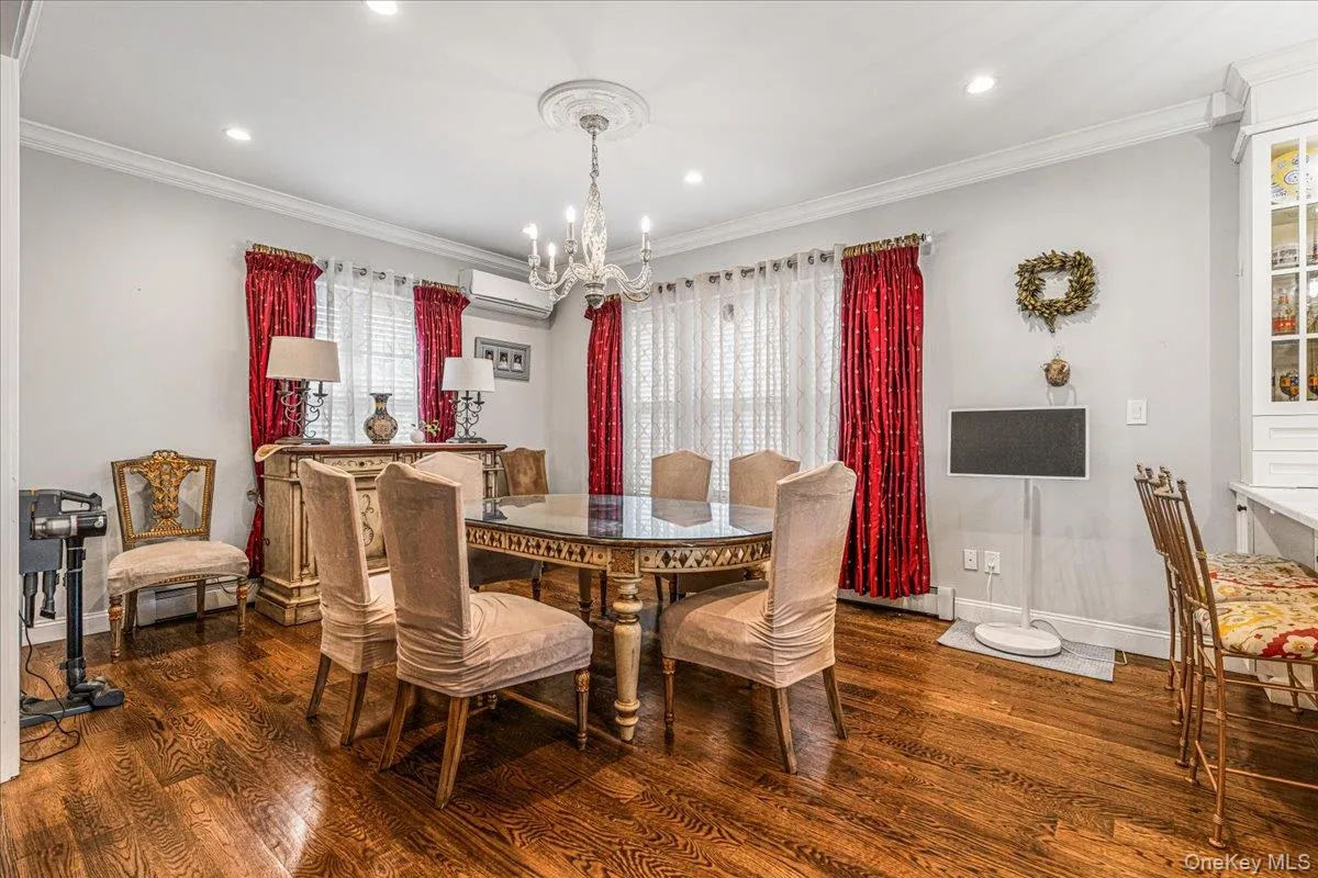 4302 170th Street, New York, NY, 3 Bedrooms Bedrooms, 8 Rooms Rooms,2 BathroomsBathrooms,Residential,For Rent,170th,0,1053602 4302 170th Street, New York, NY, 3 Bedrooms Bedrooms, 8 Rooms Rooms,2 BathroomsBathrooms,Residential,For Rent,170th,0,1053602