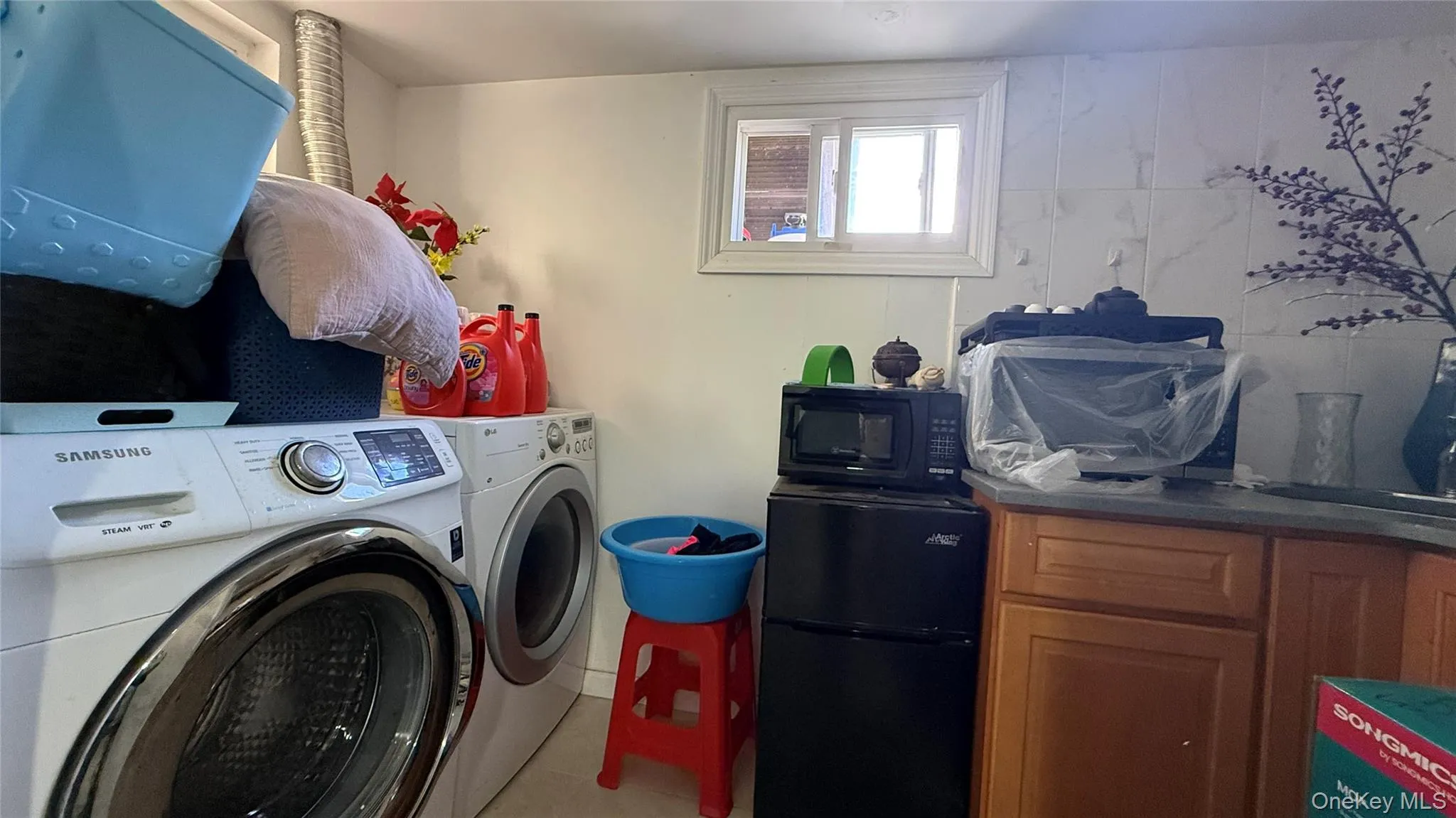 160-30 76th Road, New York, NY, 3 Bedrooms Bedrooms, 6 Rooms Rooms,1 BathroomBathrooms,Residential,For Rent,76th,0,1053604 160-30 76th Road, New York, NY, 3 Bedrooms Bedrooms, 6 Rooms Rooms,1 BathroomBathrooms,Residential,For Rent,76th,0,1053604
