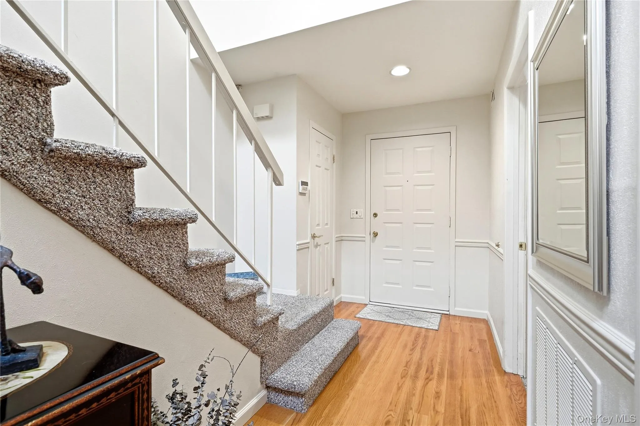 28 Hampton Court, Oyster Bay, NY, 4 Bedrooms Bedrooms, 8 Rooms Rooms,2 BathroomsBathrooms,Residential Lease,For Rent,Hampton,0,1053610 28 Hampton Court, Oyster Bay, NY, 4 Bedrooms Bedrooms, 8 Rooms Rooms,2 BathroomsBathrooms,Residential Lease,For Rent,Hampton,0,1053610