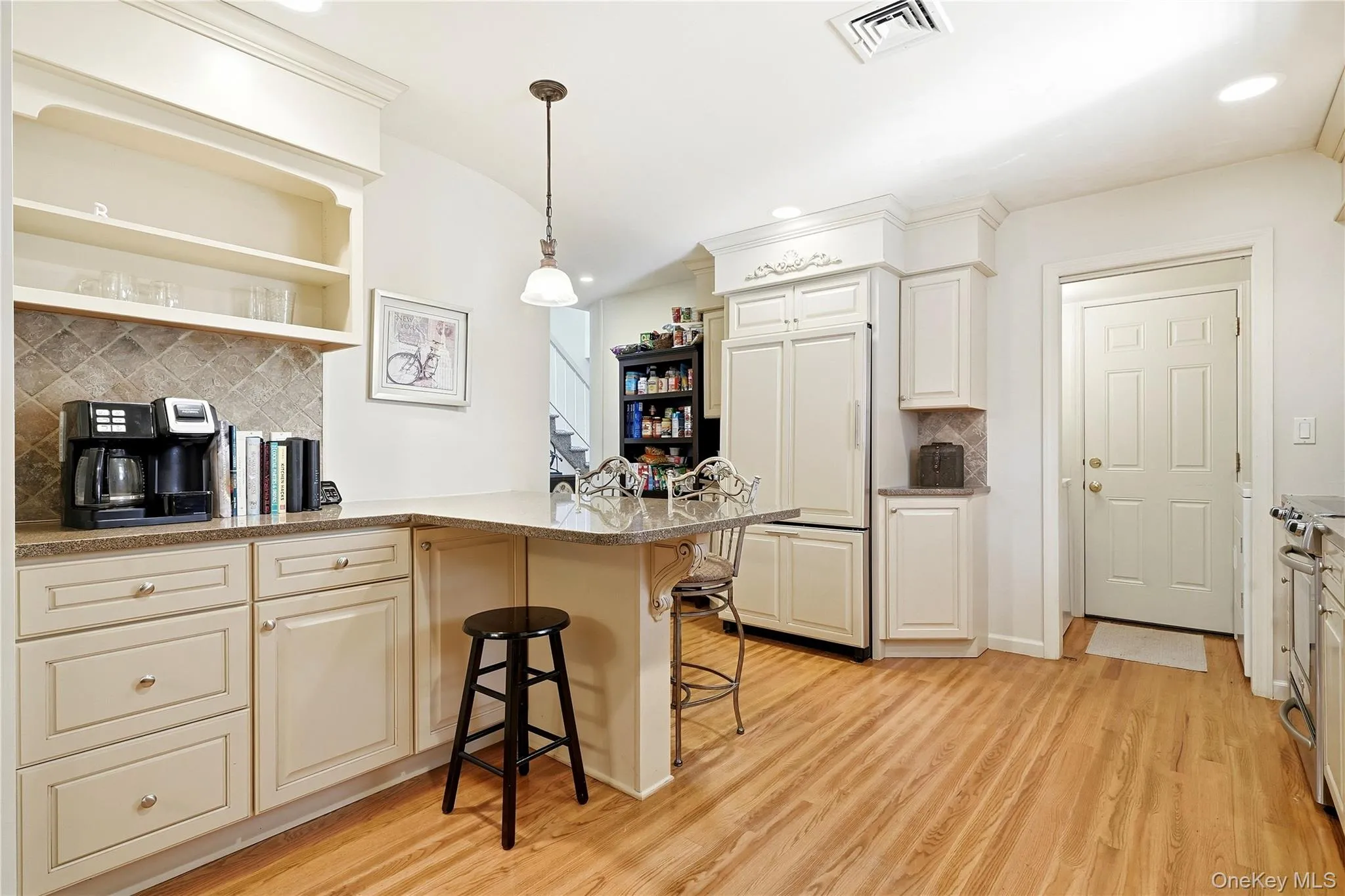 28 Hampton Court, Oyster Bay, NY, 4 Bedrooms Bedrooms, 8 Rooms Rooms,2 BathroomsBathrooms,Residential Lease,For Rent,Hampton,0,1053610 28 Hampton Court, Oyster Bay, NY, 4 Bedrooms Bedrooms, 8 Rooms Rooms,2 BathroomsBathrooms,Residential Lease,For Rent,Hampton,0,1053610