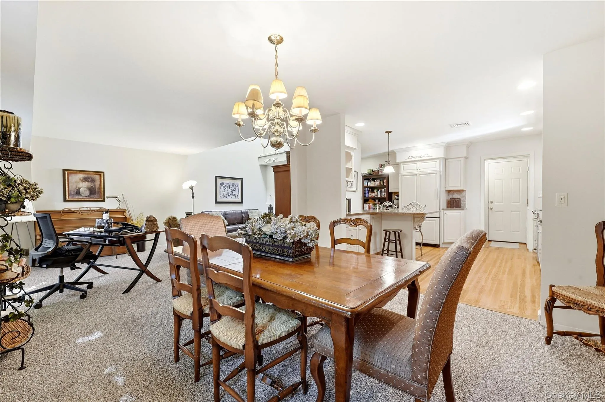 28 Hampton Court, Oyster Bay, NY, 4 Bedrooms Bedrooms, 8 Rooms Rooms,2 BathroomsBathrooms,Residential Lease,For Rent,Hampton,0,1053610 28 Hampton Court, Oyster Bay, NY, 4 Bedrooms Bedrooms, 8 Rooms Rooms,2 BathroomsBathrooms,Residential Lease,For Rent,Hampton,0,1053610