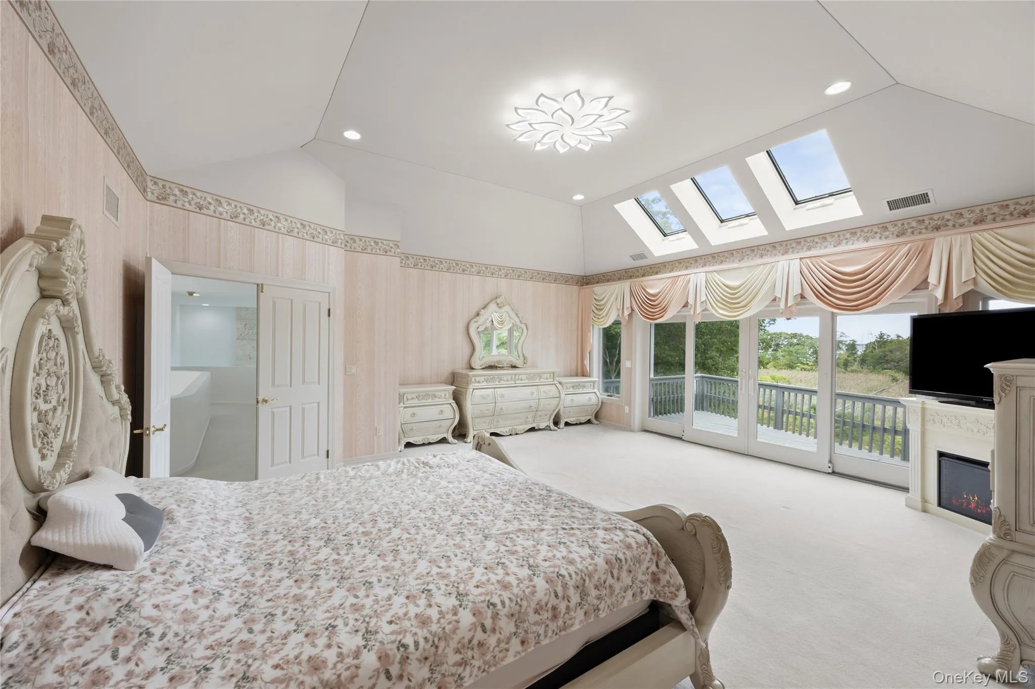 3525 Paradise Point Road, Southold, NY, 4 Bedrooms Bedrooms, 12 Rooms Rooms,3 BathroomsBathrooms,Residential,For Rent,Paradise Point,0,1053616 3525 Paradise Point Road, Southold, NY, 4 Bedrooms Bedrooms, 12 Rooms Rooms,3 BathroomsBathrooms,Residential,For Rent,Paradise Point,0,1053616