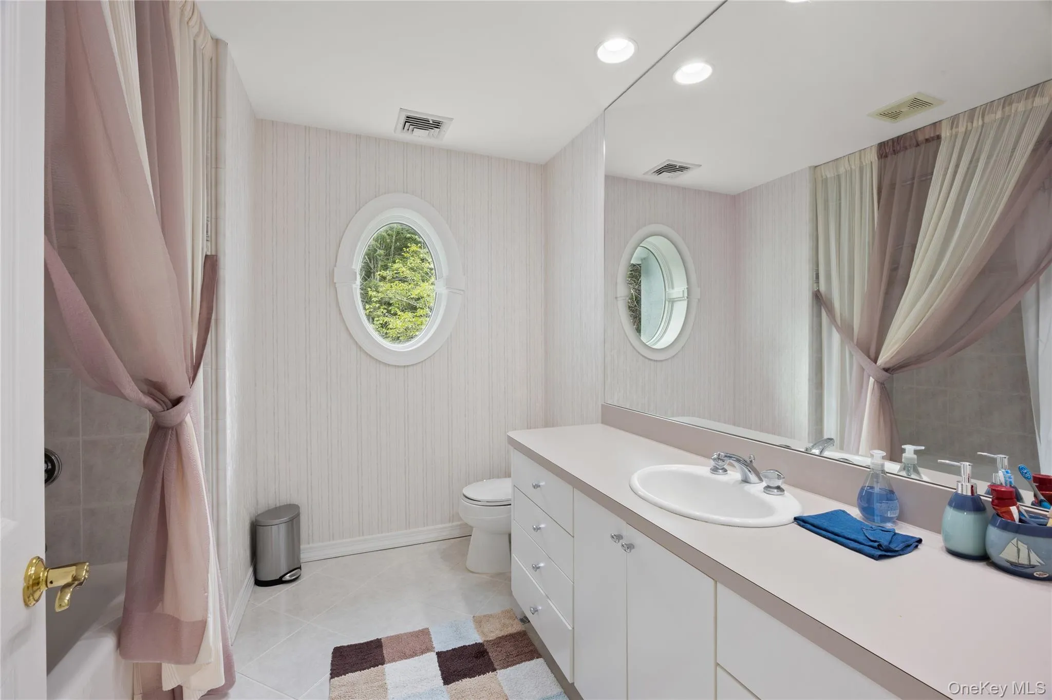 3525 Paradise Point Road, Southold, NY, 4 Bedrooms Bedrooms, 12 Rooms Rooms,3 BathroomsBathrooms,Residential,For Rent,Paradise Point,0,1053616 3525 Paradise Point Road, Southold, NY, 4 Bedrooms Bedrooms, 12 Rooms Rooms,3 BathroomsBathrooms,Residential,For Rent,Paradise Point,0,1053616