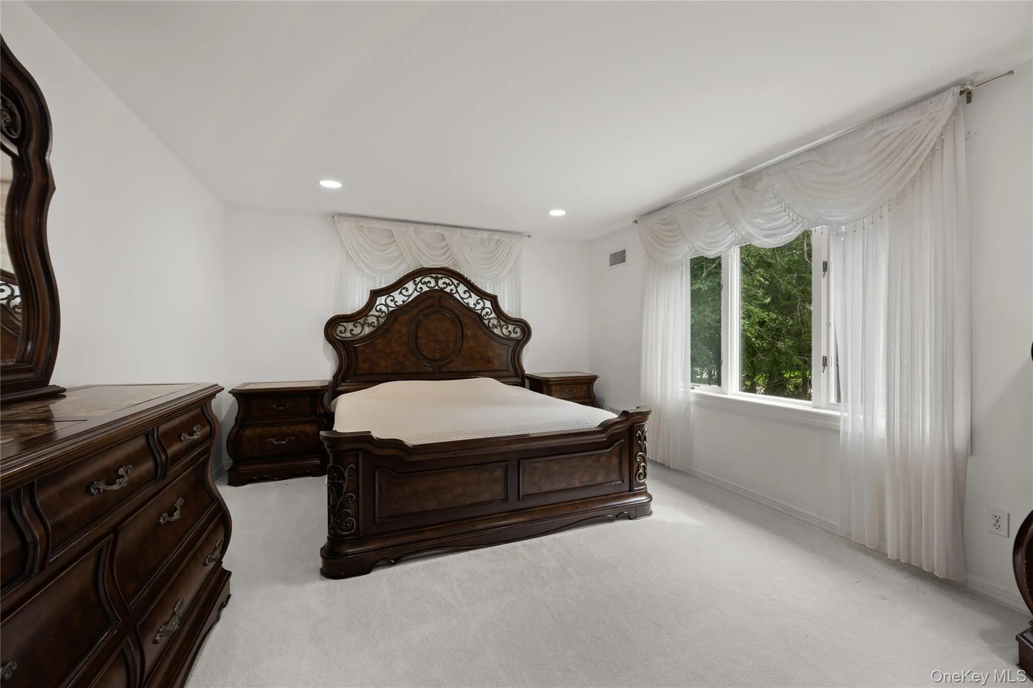 3525 Paradise Point Road, Southold, NY, 4 Bedrooms Bedrooms, 12 Rooms Rooms,3 BathroomsBathrooms,Residential,For Rent,Paradise Point,0,1053616 3525 Paradise Point Road, Southold, NY, 4 Bedrooms Bedrooms, 12 Rooms Rooms,3 BathroomsBathrooms,Residential,For Rent,Paradise Point,0,1053616