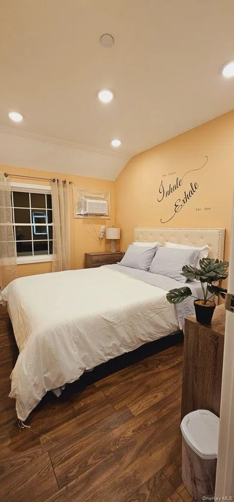 10014 199th Street, New York, NY, 3 Bedroom Bedrooms, 6 Room Rooms,1 BathroomBathrooms,Residential Lease,For Rent,199th,0,1053618 10014 199th Street, New York, NY, 3 Bedroom Bedrooms, 6 Room Rooms,1 BathroomBathrooms,Residential Lease,For Rent,199th,0,1053618