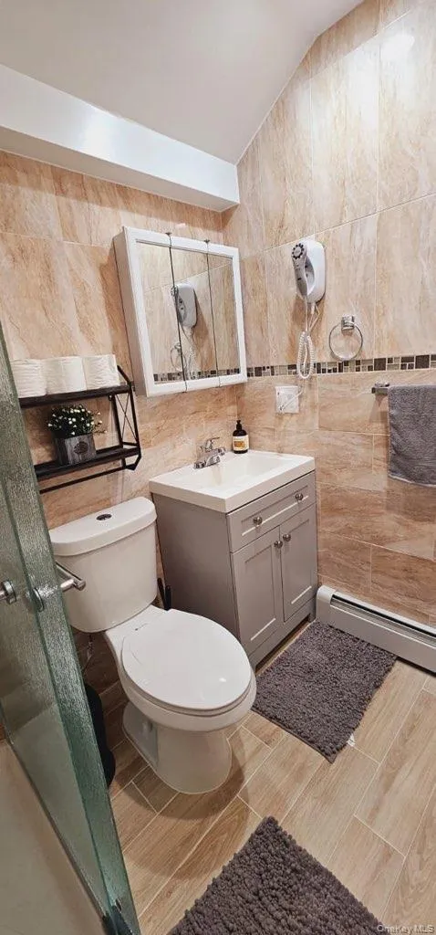 10014 199th Street, New York, NY, 3 Bedroom Bedrooms, 6 Room Rooms,1 BathroomBathrooms,Residential Lease,For Rent,199th,0,1053618 10014 199th Street, New York, NY, 3 Bedroom Bedrooms, 6 Room Rooms,1 BathroomBathrooms,Residential Lease,For Rent,199th,0,1053618