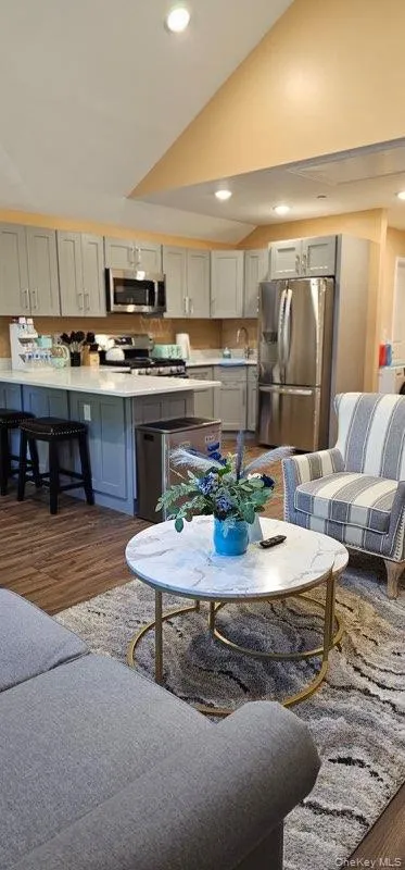 10014 199th Street, New York, NY, 3 Bedroom Bedrooms, 6 Room Rooms,1 BathroomBathrooms,Residential Lease,For Rent,199th,0,1053618 10014 199th Street, New York, NY, 3 Bedroom Bedrooms, 6 Room Rooms,1 BathroomBathrooms,Residential Lease,For Rent,199th,0,1053618