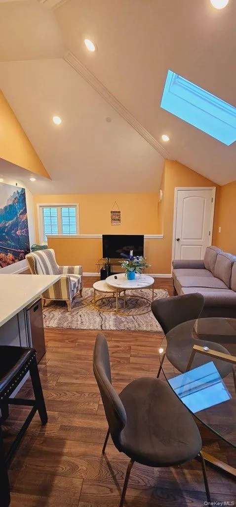 10014 199th Street, New York, NY, 3 Bedroom Bedrooms, 6 Room Rooms,1 BathroomBathrooms,Residential Lease,For Rent,199th,0,1053618 10014 199th Street, New York, NY, 3 Bedroom Bedrooms, 6 Room Rooms,1 BathroomBathrooms,Residential Lease,For Rent,199th,0,1053618