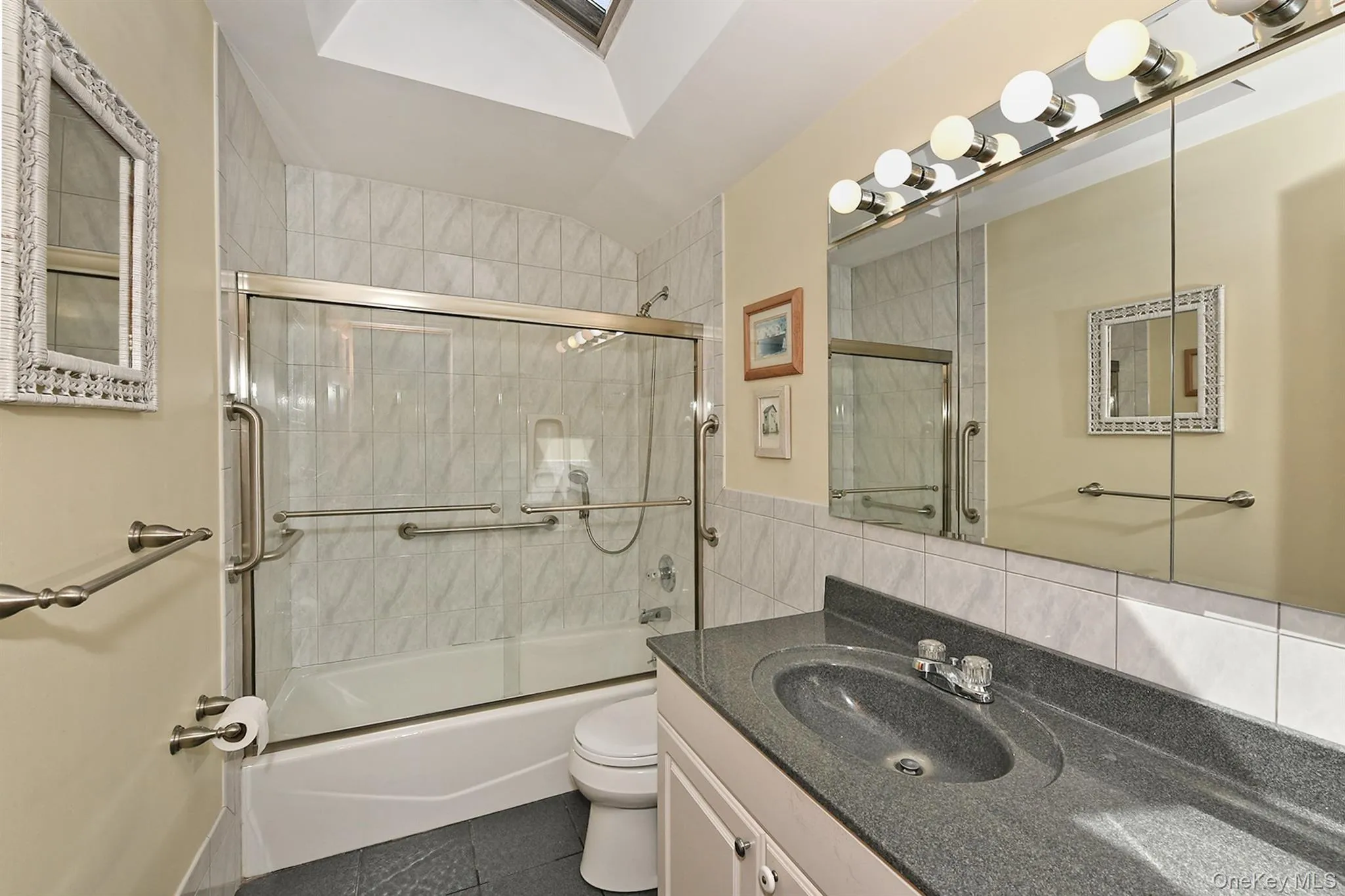 19 Court Drive, Huntington, NY, 3 Bedrooms Bedrooms, 7 Rooms Rooms,1 BathroomBathrooms,Residential,For Rent,Court,0,1053619 19 Court Drive, Huntington, NY, 3 Bedrooms Bedrooms, 7 Rooms Rooms,1 BathroomBathrooms,Residential,For Rent,Court,0,1053619