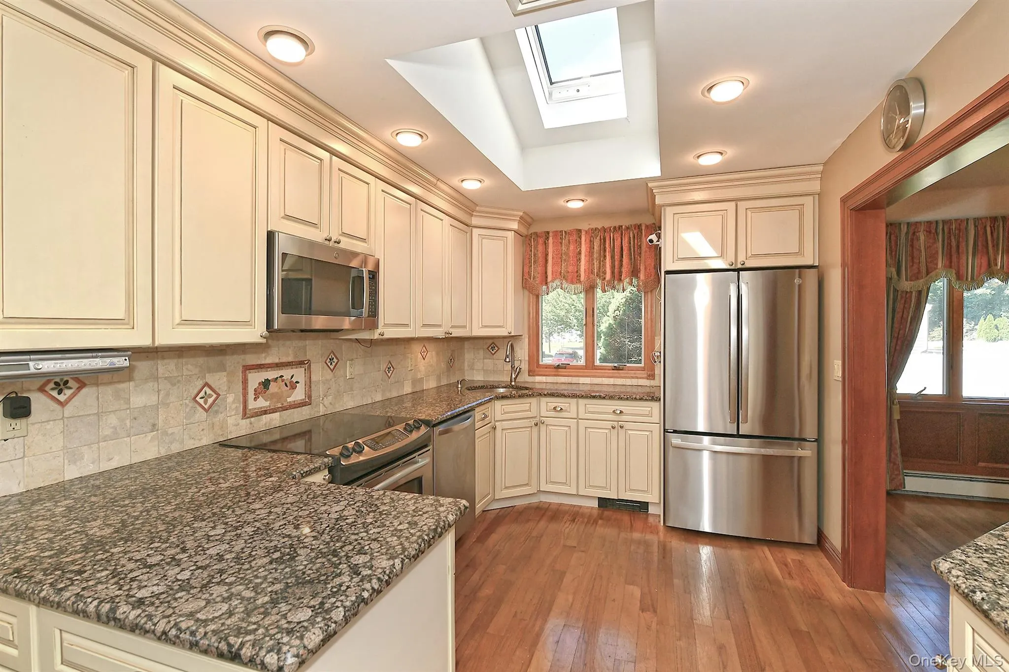 19 Court Drive, Huntington, NY, 3 Bedrooms Bedrooms, 7 Rooms Rooms,1 BathroomBathrooms,Residential,For Rent,Court,0,1053619 19 Court Drive, Huntington, NY, 3 Bedrooms Bedrooms, 7 Rooms Rooms,1 BathroomBathrooms,Residential,For Rent,Court,0,1053619