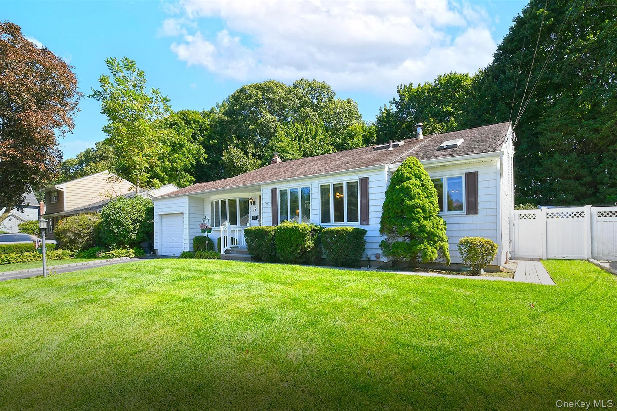 19 Court Drive, Huntington, NY, 3 Bedrooms Bedrooms, 7 Rooms Rooms,1 BathroomBathrooms,Residential,For Rent,Court,0,1053619 19 Court Drive, Huntington, NY, 3 Bedrooms Bedrooms, 7 Rooms Rooms,1 BathroomBathrooms,Residential,For Rent,Court,0,1053619