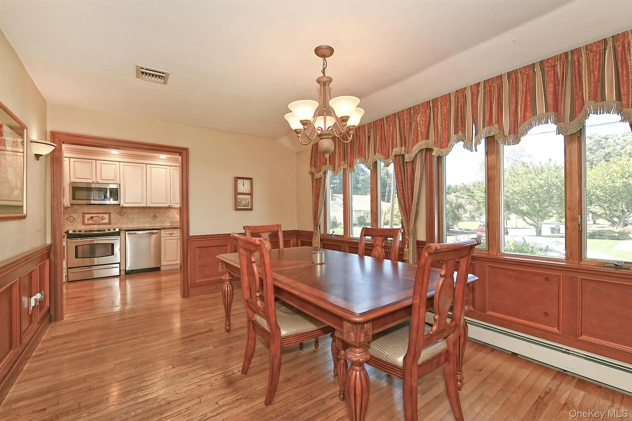 19 Court Drive, Huntington, NY, 3 Bedrooms Bedrooms, 7 Rooms Rooms,1 BathroomBathrooms,Residential,For Rent,Court,0,1053619 19 Court Drive, Huntington, NY, 3 Bedrooms Bedrooms, 7 Rooms Rooms,1 BathroomBathrooms,Residential,For Rent,Court,0,1053619