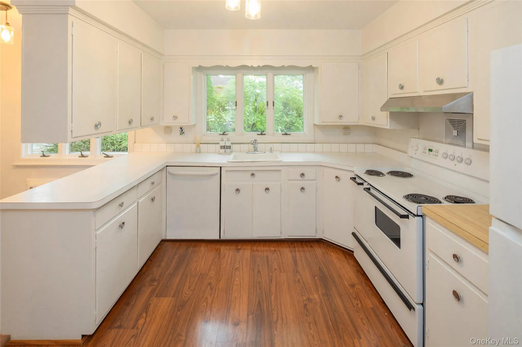 30 Cherwing Road, Yonkers, NY, 3 Bedrooms Bedrooms, 7 Rooms Rooms,3 BathroomsBathrooms,Residential,For Rent,Cherwing,0,1053620 30 Cherwing Road, Yonkers, NY, 3 Bedrooms Bedrooms, 7 Rooms Rooms,3 BathroomsBathrooms,Residential,For Rent,Cherwing,0,1053620