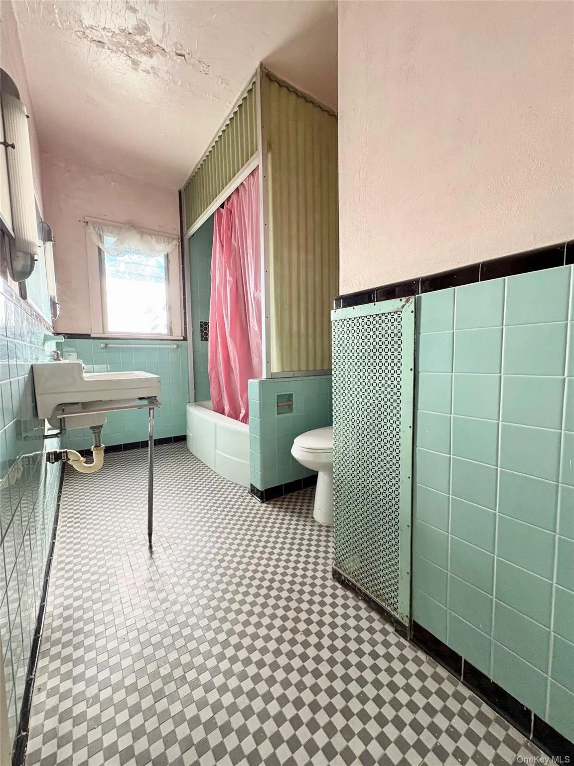 236 Arleigh Road, New York, NY, 5 Bedrooms Bedrooms, 10 Rooms Rooms,2 BathroomsBathrooms,Residential,For Rent,Arleigh,0,1053631 236 Arleigh Road, New York, NY, 5 Bedrooms Bedrooms, 10 Rooms Rooms,2 BathroomsBathrooms,Residential,For Rent,Arleigh,0,1053631