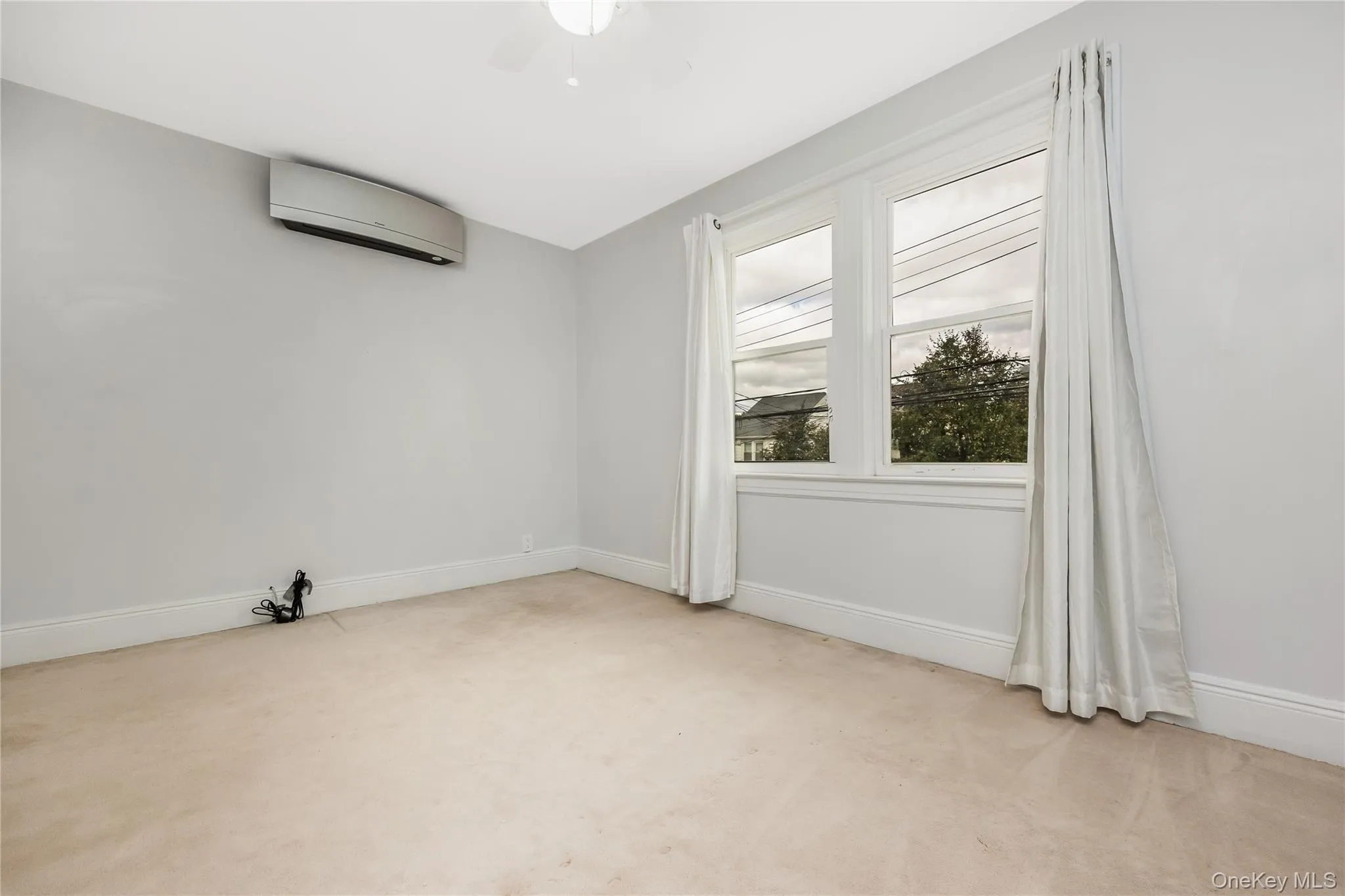 164-36 76th Avenue, New York, NY, 4 Bedrooms Bedrooms, 6 Rooms Rooms,2 BathroomsBathrooms,Residential,For Rent,76th,0,1053632 164-36 76th Avenue, New York, NY, 4 Bedrooms Bedrooms, 6 Rooms Rooms,2 BathroomsBathrooms,Residential,For Rent,76th,0,1053632