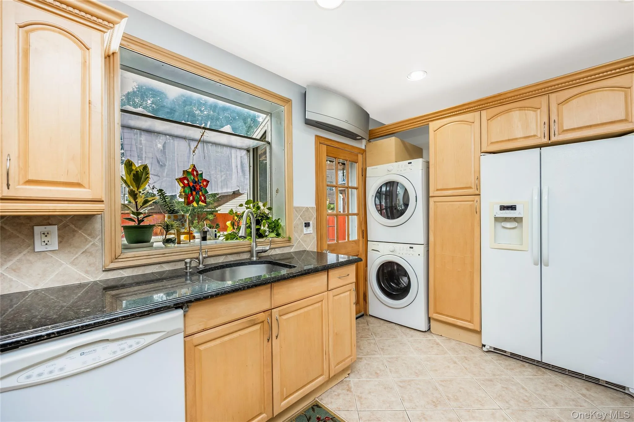 164-36 76th Avenue, New York, NY, 4 Bedrooms Bedrooms, 6 Rooms Rooms,2 BathroomsBathrooms,Residential,For Rent,76th,0,1053632 164-36 76th Avenue, New York, NY, 4 Bedrooms Bedrooms, 6 Rooms Rooms,2 BathroomsBathrooms,Residential,For Rent,76th,0,1053632