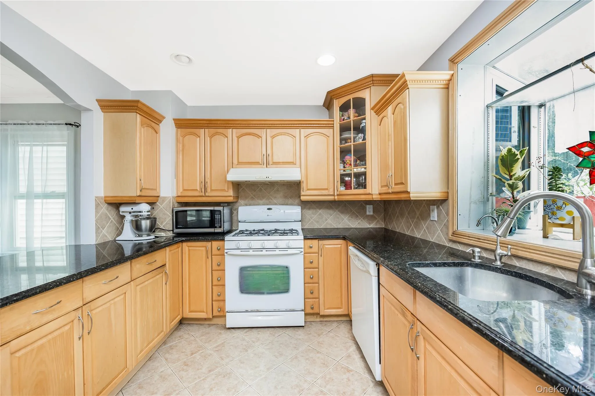 164-36 76th Avenue, New York, NY, 4 Bedrooms Bedrooms, 6 Rooms Rooms,2 BathroomsBathrooms,Residential,For Rent,76th,0,1053632 164-36 76th Avenue, New York, NY, 4 Bedrooms Bedrooms, 6 Rooms Rooms,2 BathroomsBathrooms,Residential,For Rent,76th,0,1053632