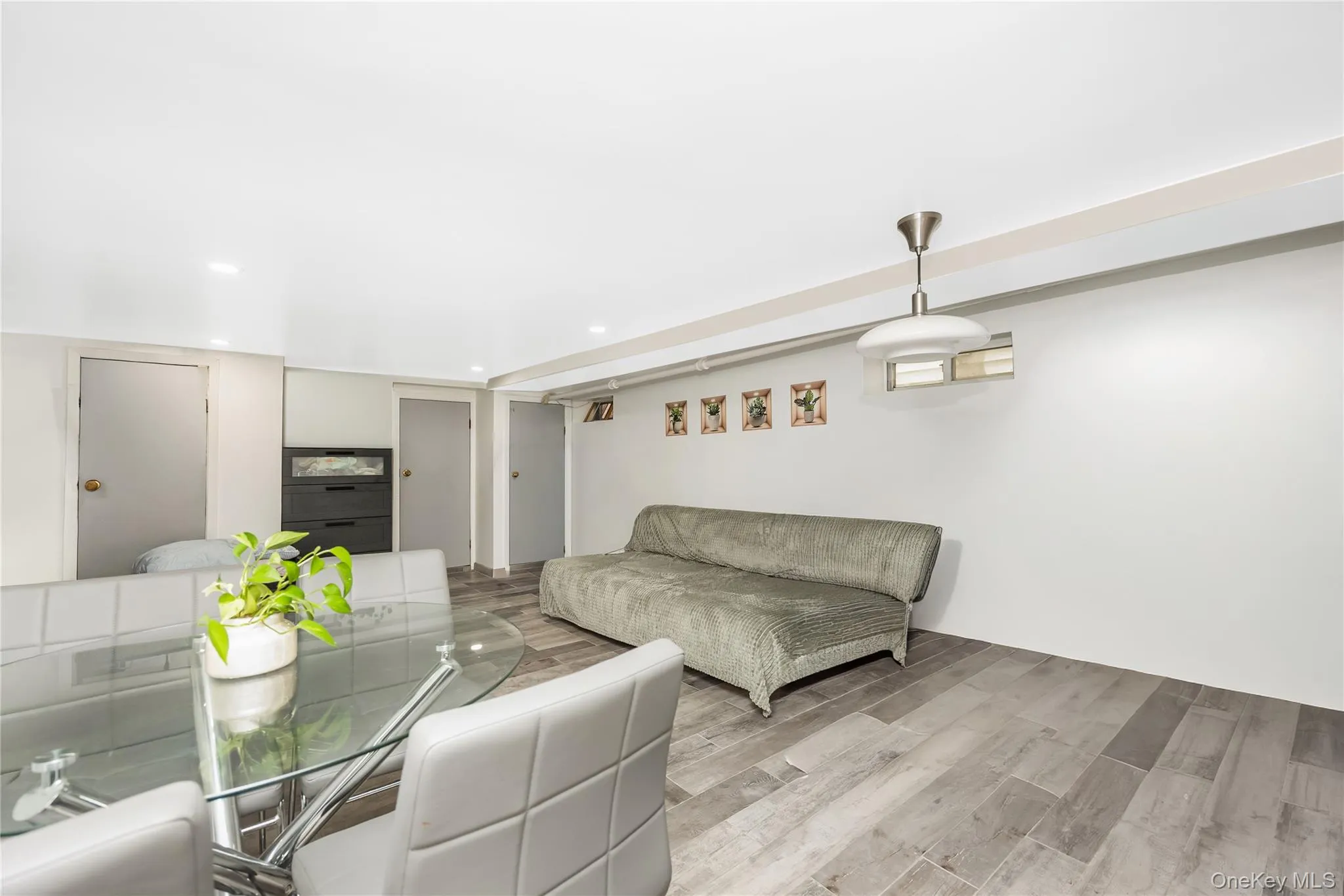 164-36 76th Avenue, New York, NY, 4 Bedrooms Bedrooms, 6 Rooms Rooms,2 BathroomsBathrooms,Residential,For Rent,76th,0,1053632 164-36 76th Avenue, New York, NY, 4 Bedrooms Bedrooms, 6 Rooms Rooms,2 BathroomsBathrooms,Residential,For Rent,76th,0,1053632