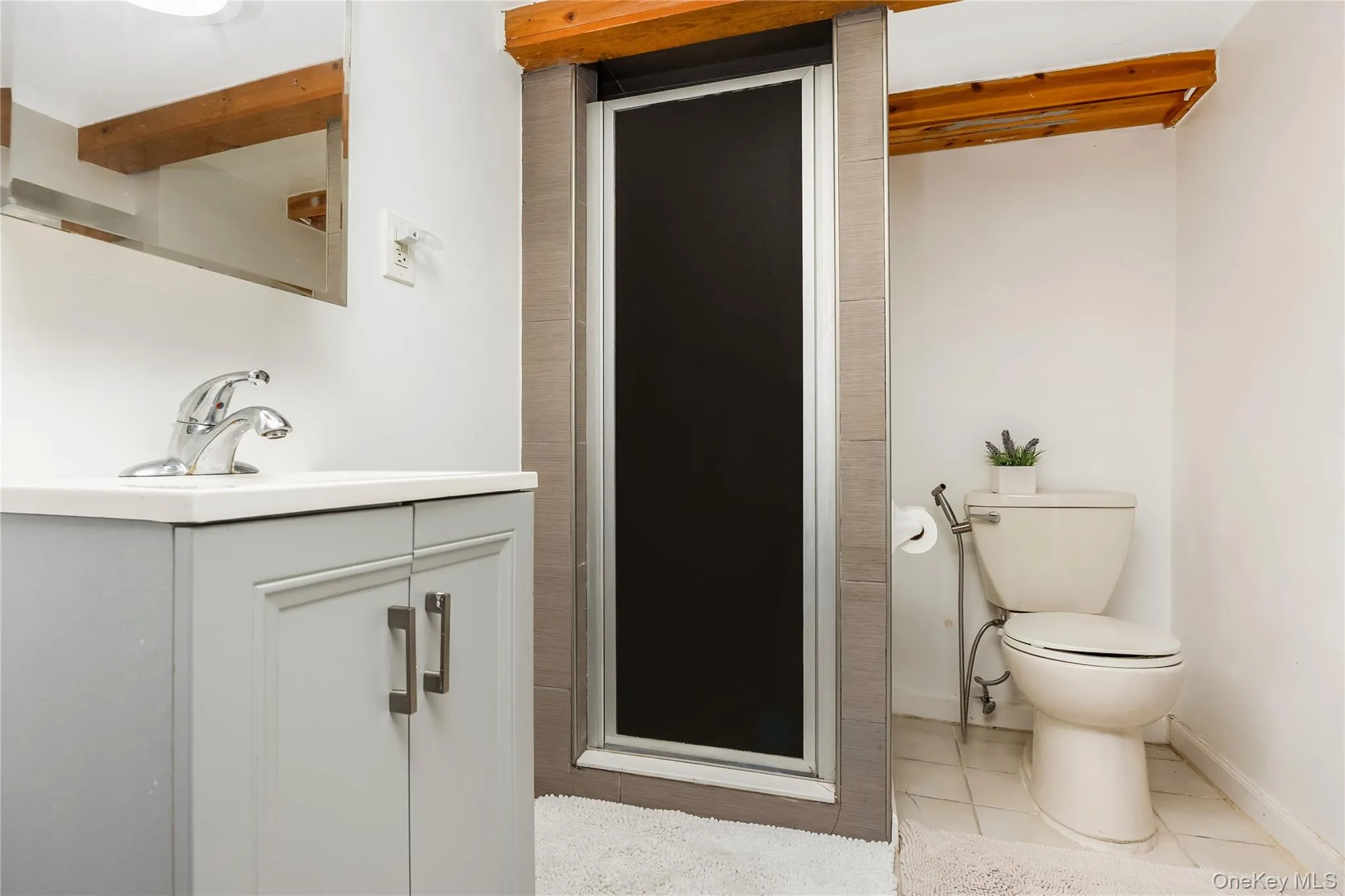 164-36 76th Avenue, New York, NY, 4 Bedrooms Bedrooms, 6 Rooms Rooms,2 BathroomsBathrooms,Residential,For Rent,76th,0,1053632 164-36 76th Avenue, New York, NY, 4 Bedrooms Bedrooms, 6 Rooms Rooms,2 BathroomsBathrooms,Residential,For Rent,76th,0,1053632