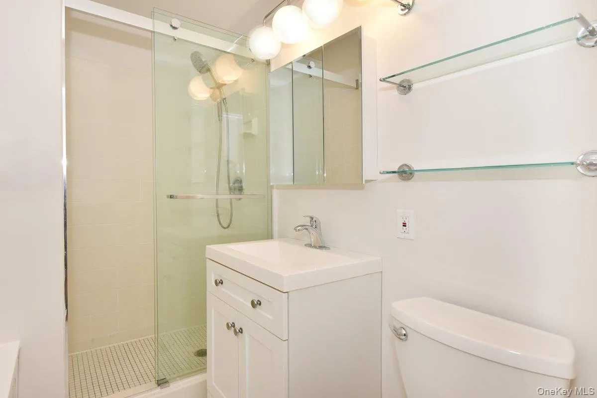 2 Birchwood Court, Hempstead, NY, 2 Bedrooms Bedrooms, 5 Rooms Rooms,2 BathroomsBathrooms,Residential Lease,For Rent,Birchwood,0,1053634 2 Birchwood Court, Hempstead, NY, 2 Bedrooms Bedrooms, 5 Rooms Rooms,2 BathroomsBathrooms,Residential Lease,For Rent,Birchwood,0,1053634