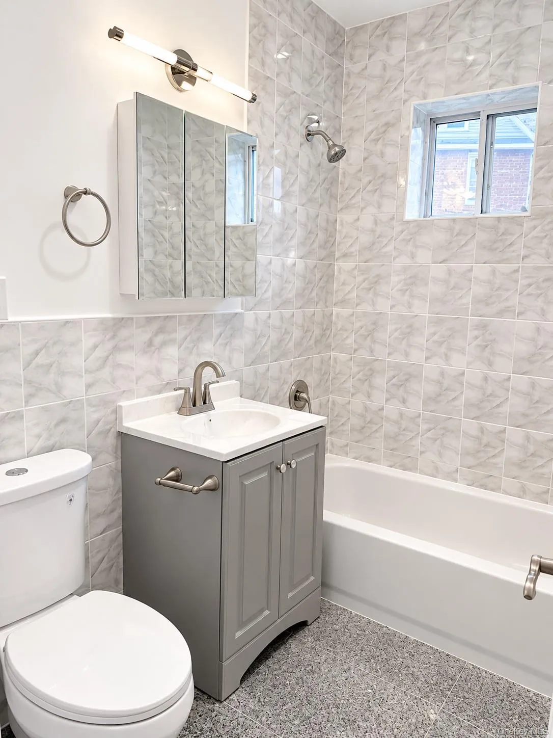 16001 Hillside Avenue, New York, NY, 3 Bedrooms Bedrooms, 7 Rooms Rooms,2 BathroomsBathrooms,Residential Lease,For Rent,Hillside,0,1053637 16001 Hillside Avenue, New York, NY, 3 Bedrooms Bedrooms, 7 Rooms Rooms,2 BathroomsBathrooms,Residential Lease,For Rent,Hillside,0,1053637
