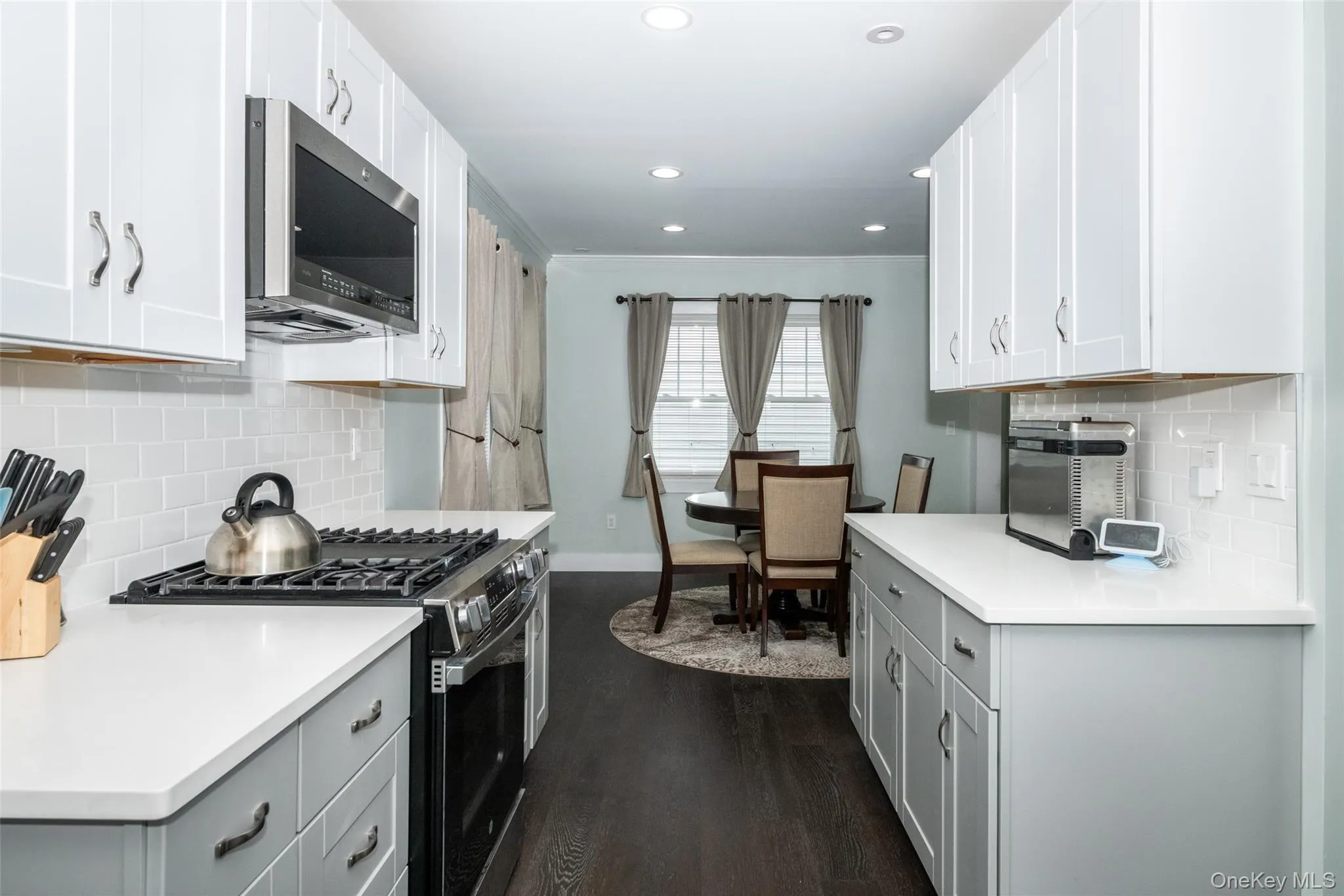 54 Ronalds Avenue, New Rochelle, NY, 3 Bedrooms Bedrooms, 6 Rooms Rooms,1 BathroomBathrooms,Residential,For Rent,Ronalds,0,1053640 54 Ronalds Avenue, New Rochelle, NY, 3 Bedrooms Bedrooms, 6 Rooms Rooms,1 BathroomBathrooms,Residential,For Rent,Ronalds,0,1053640
